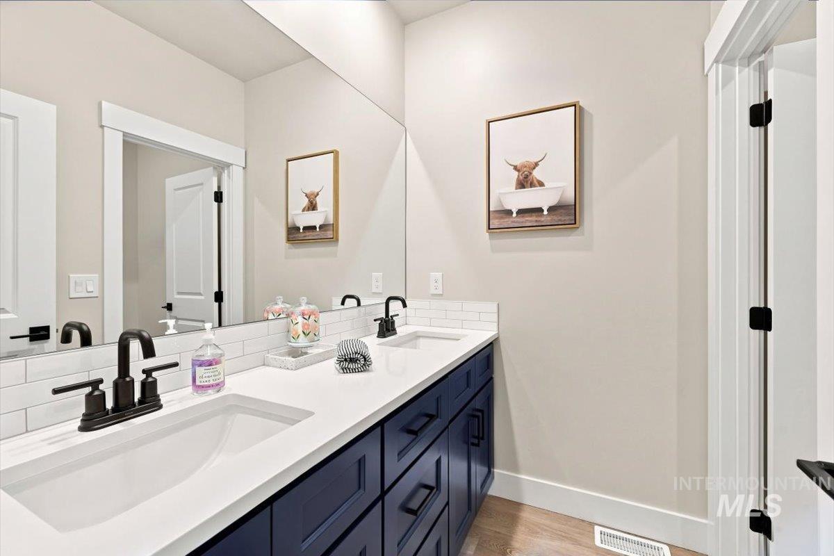 306 S Quincannon Ln Property Photo 20