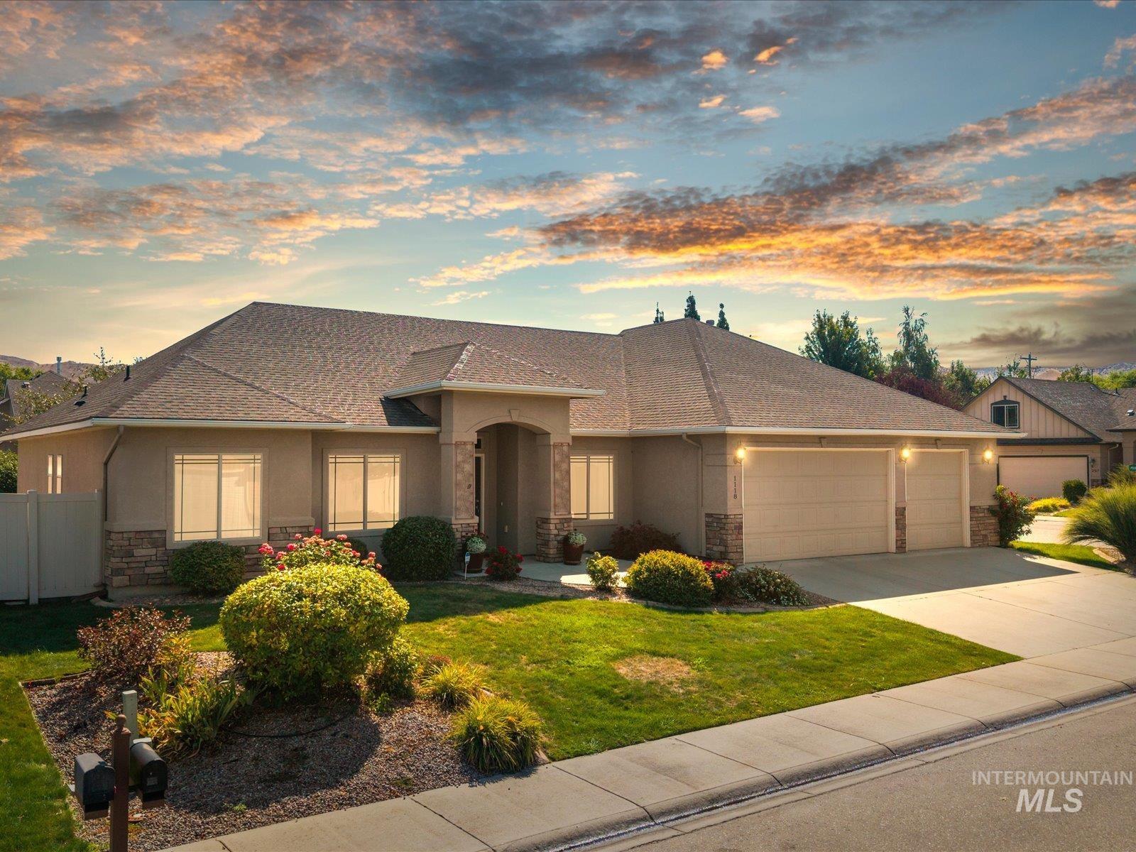 1118 Regency Way Property Photo 1