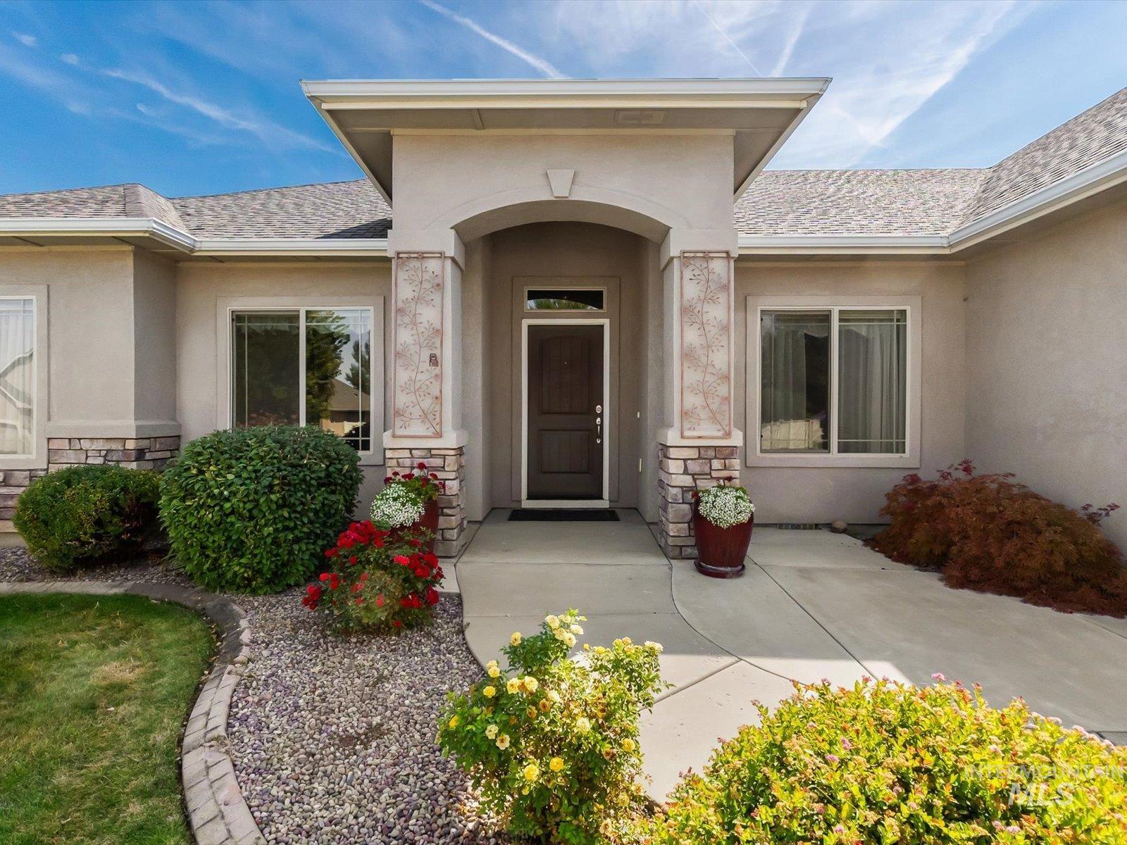 1118 Regency Way Property Photo 2