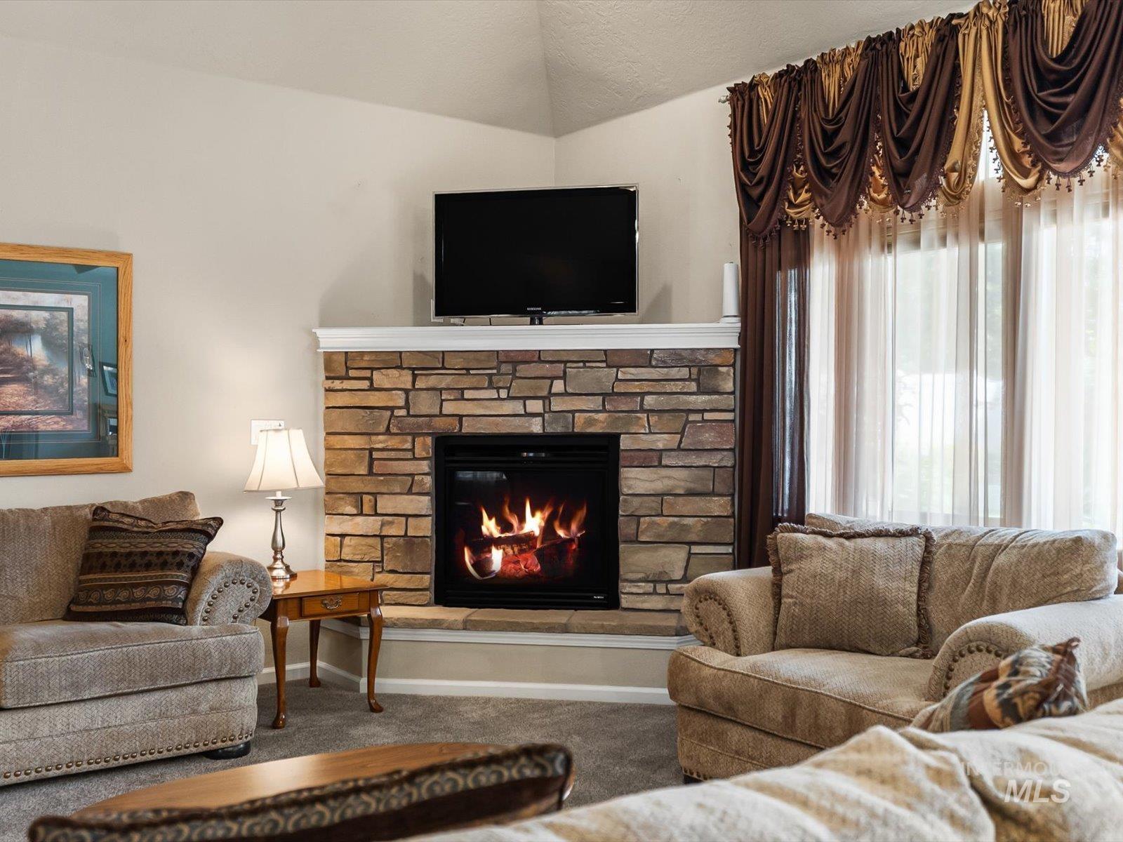 1118 Regency Way Property Photo 9