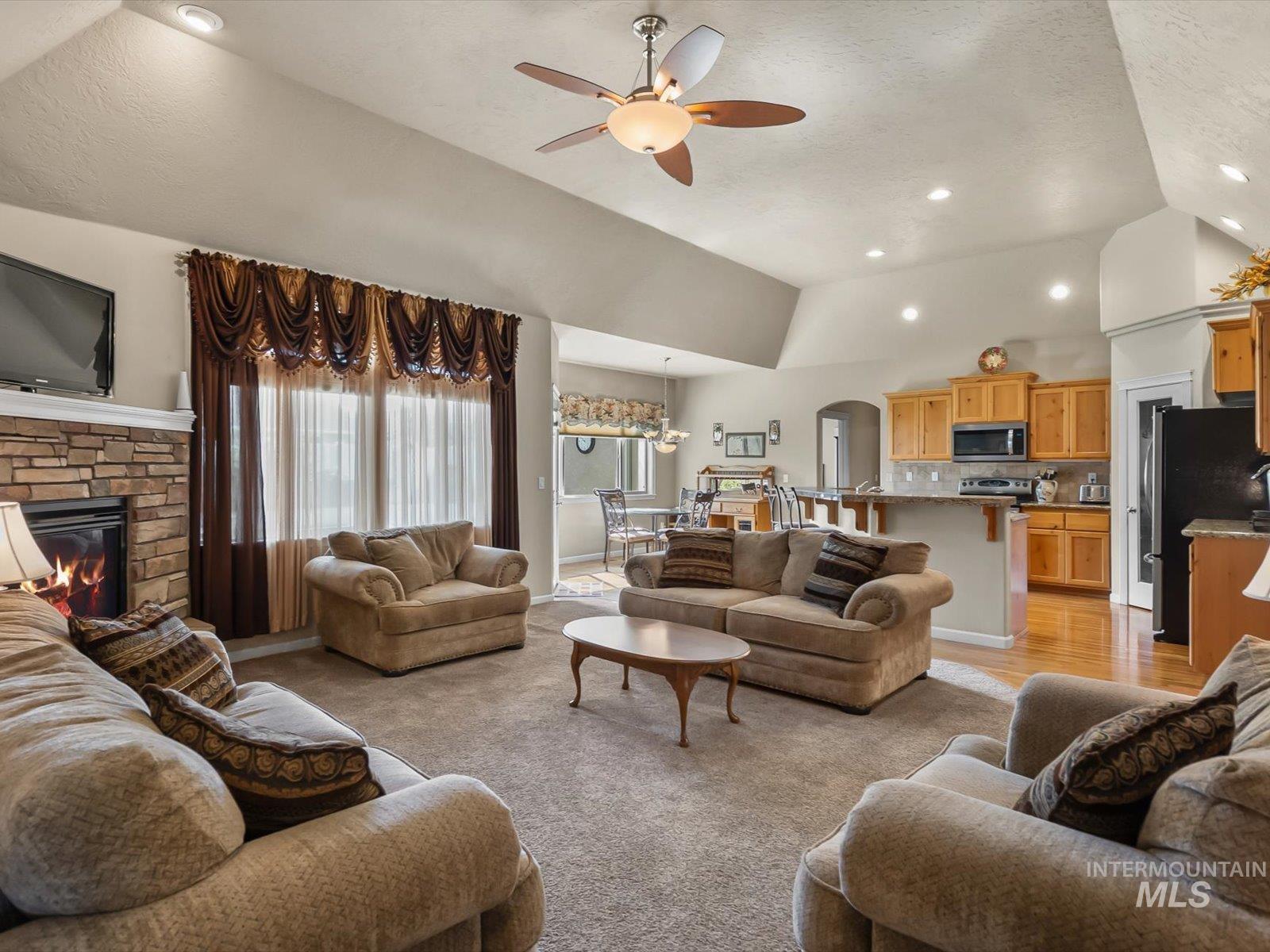 1118 Regency Way Property Photo 10