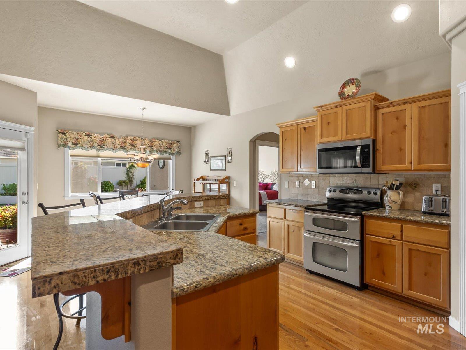 1118 Regency Way Property Photo 16