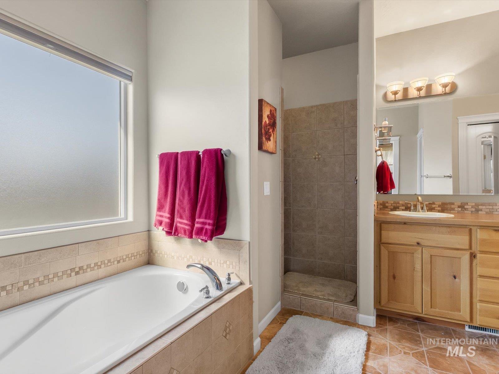 1118 Regency Way Property Photo 28