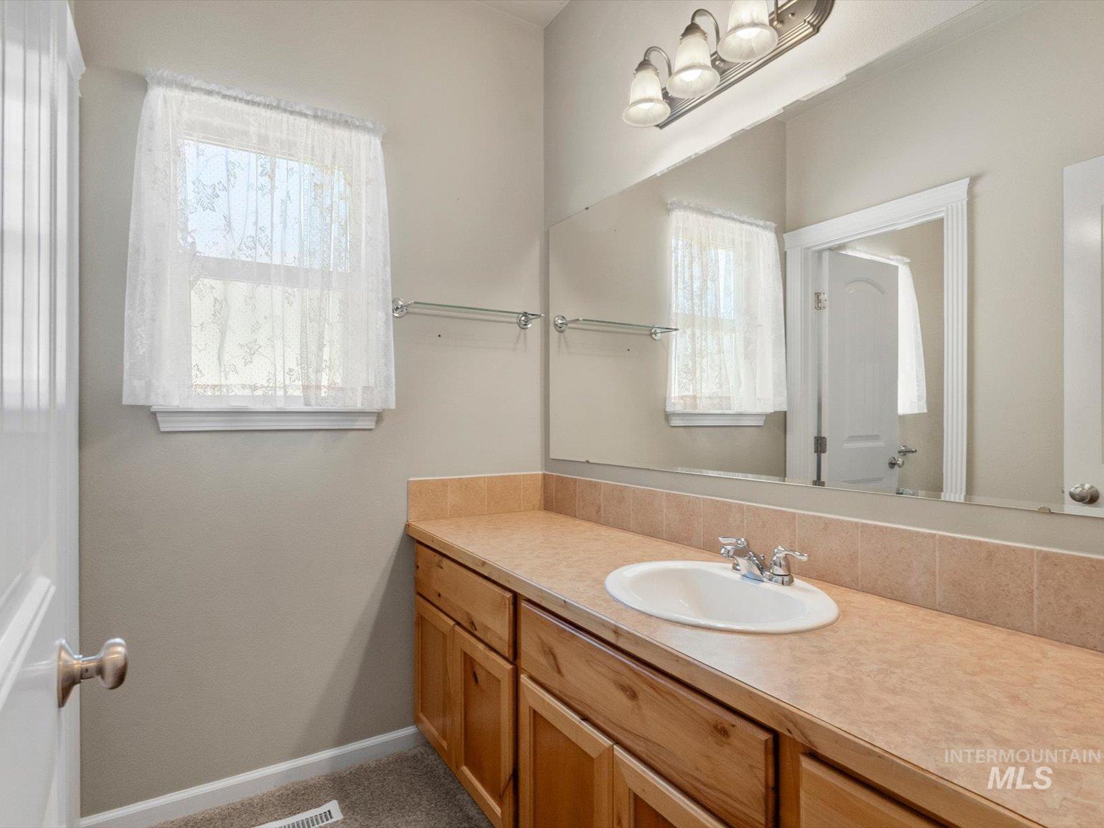 1118 Regency Way Property Photo 38