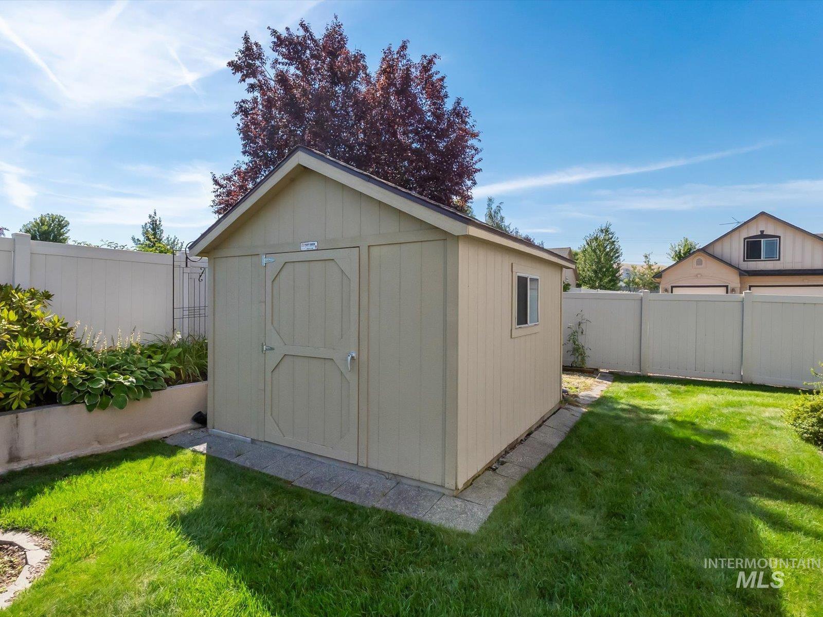 1118 Regency Way Property Photo 47