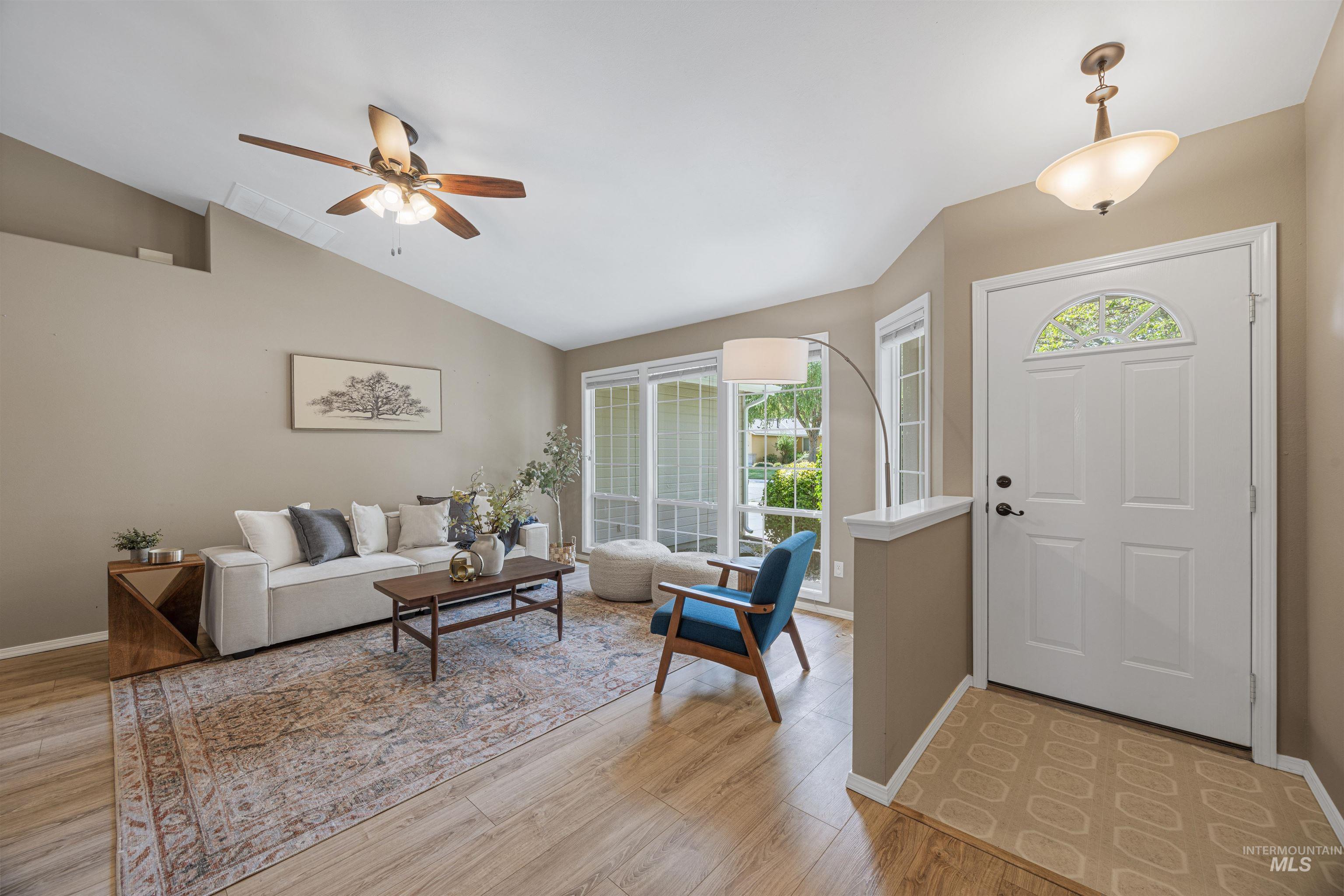 5522 S Santa Cruz Property Photo 7