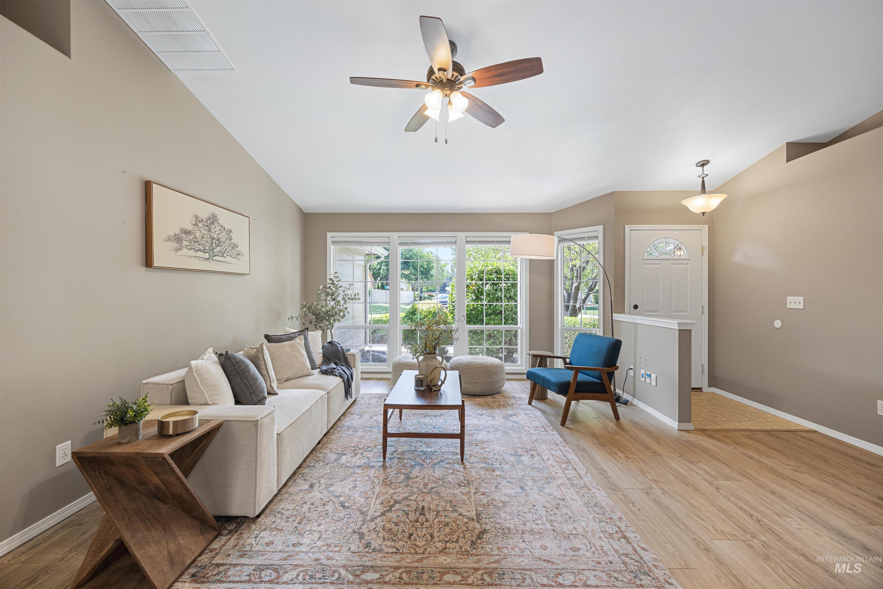 5522 S Santa Cruz Property Photo 8
