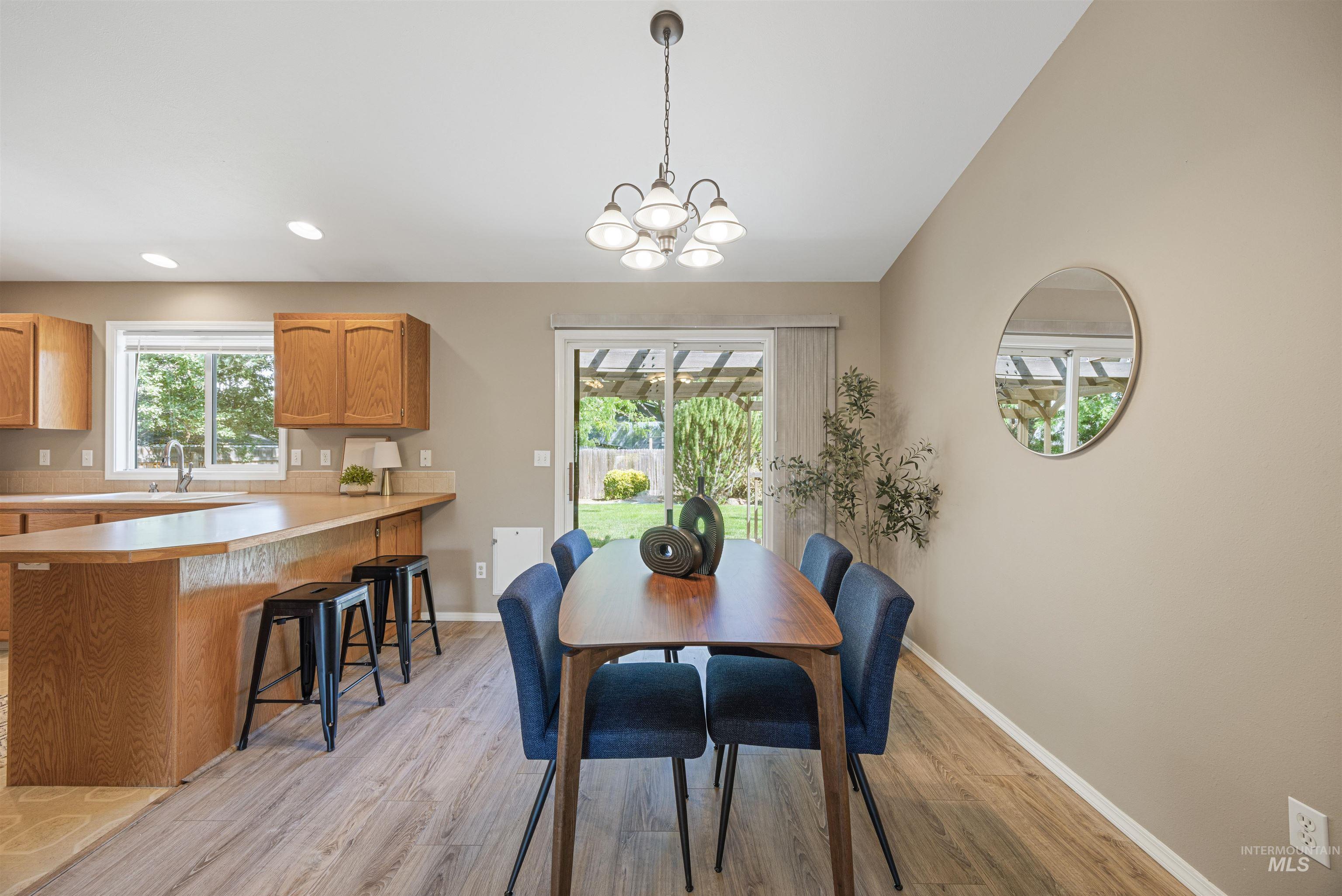 5522 S Santa Cruz Property Photo 15