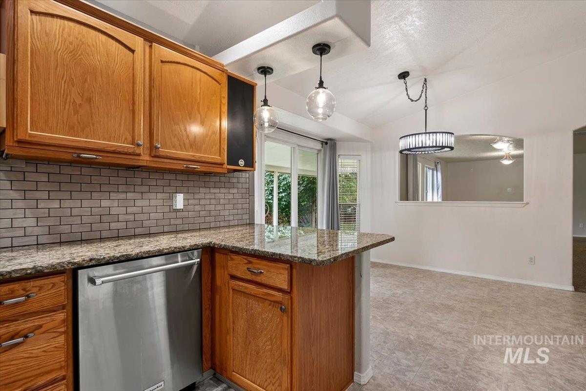 1747 N Four Point Pl Property Photo 10