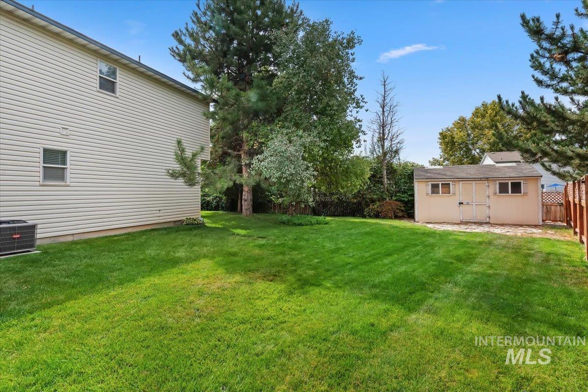 1747 N Four Point Pl Property Photo 25