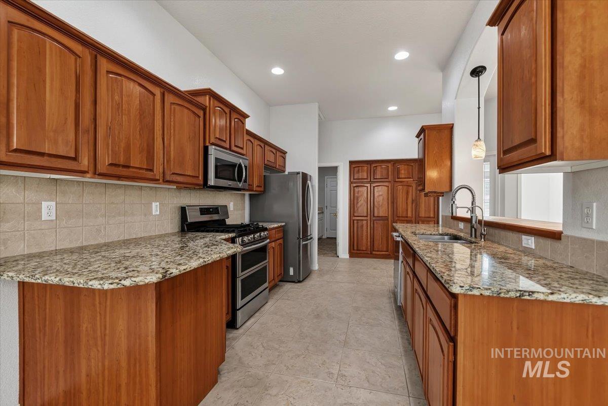 2065 S Trapper Cove Ave Property Photo 14