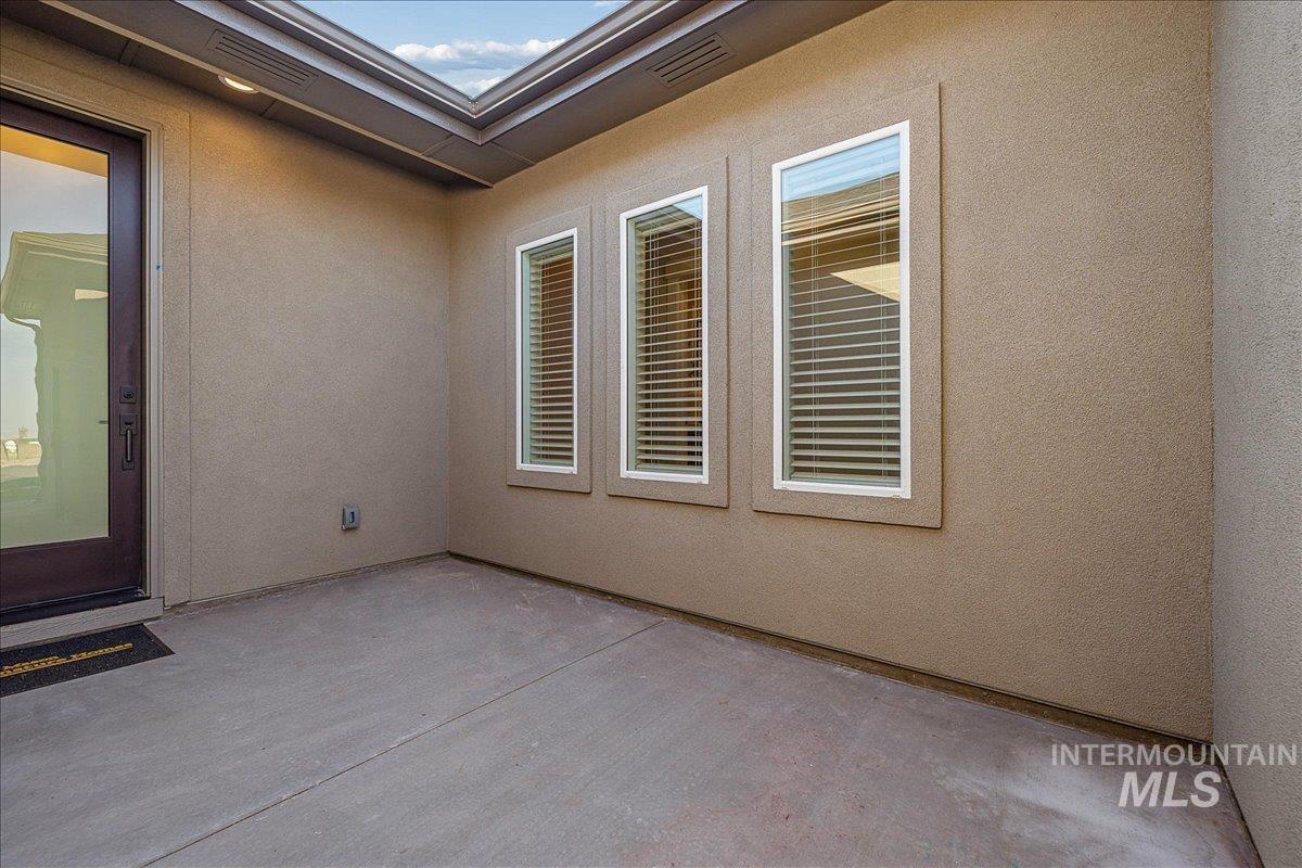 410 S Radiator Way Property Photo 4