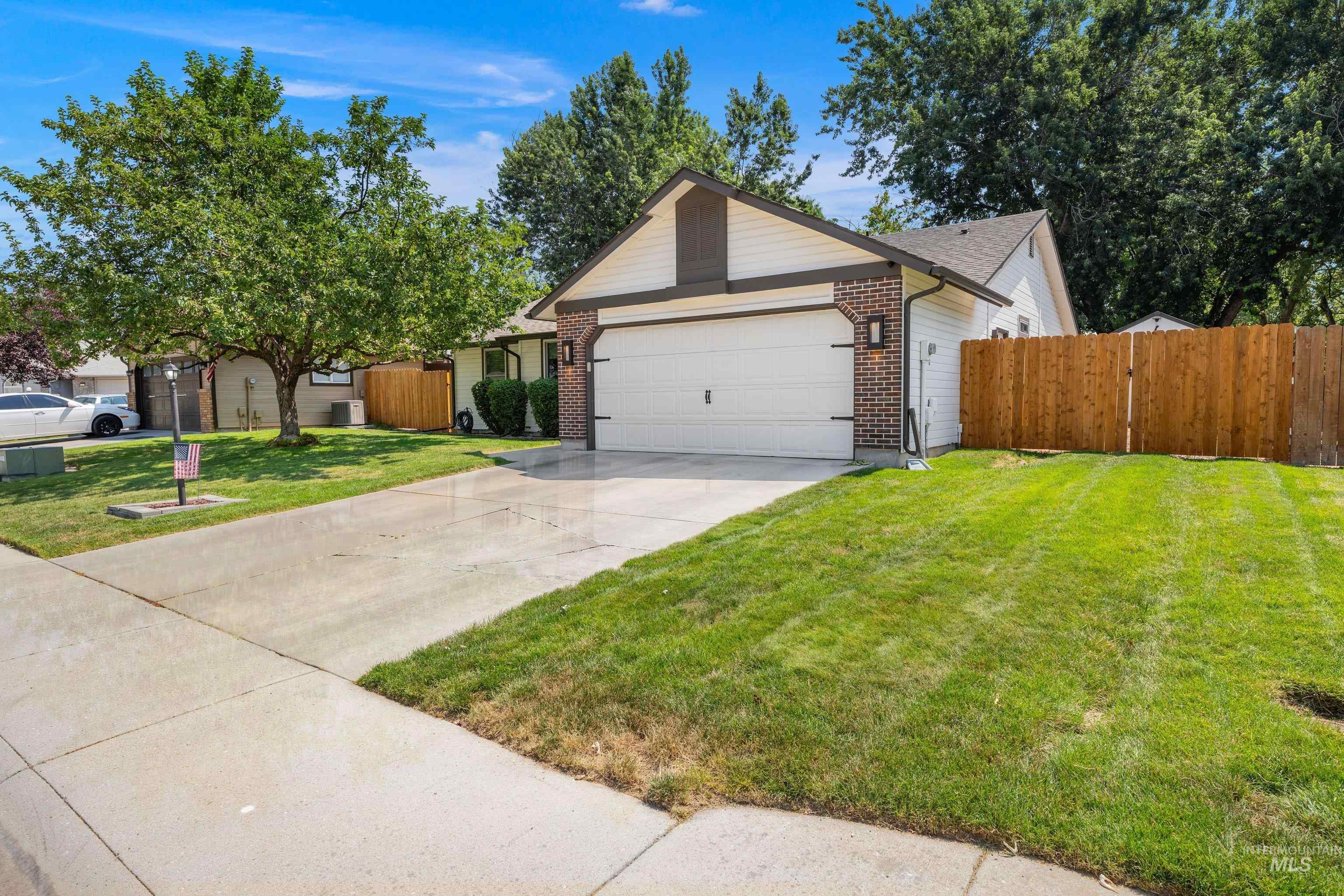 10051 W. Landmark St. Property Photo 8