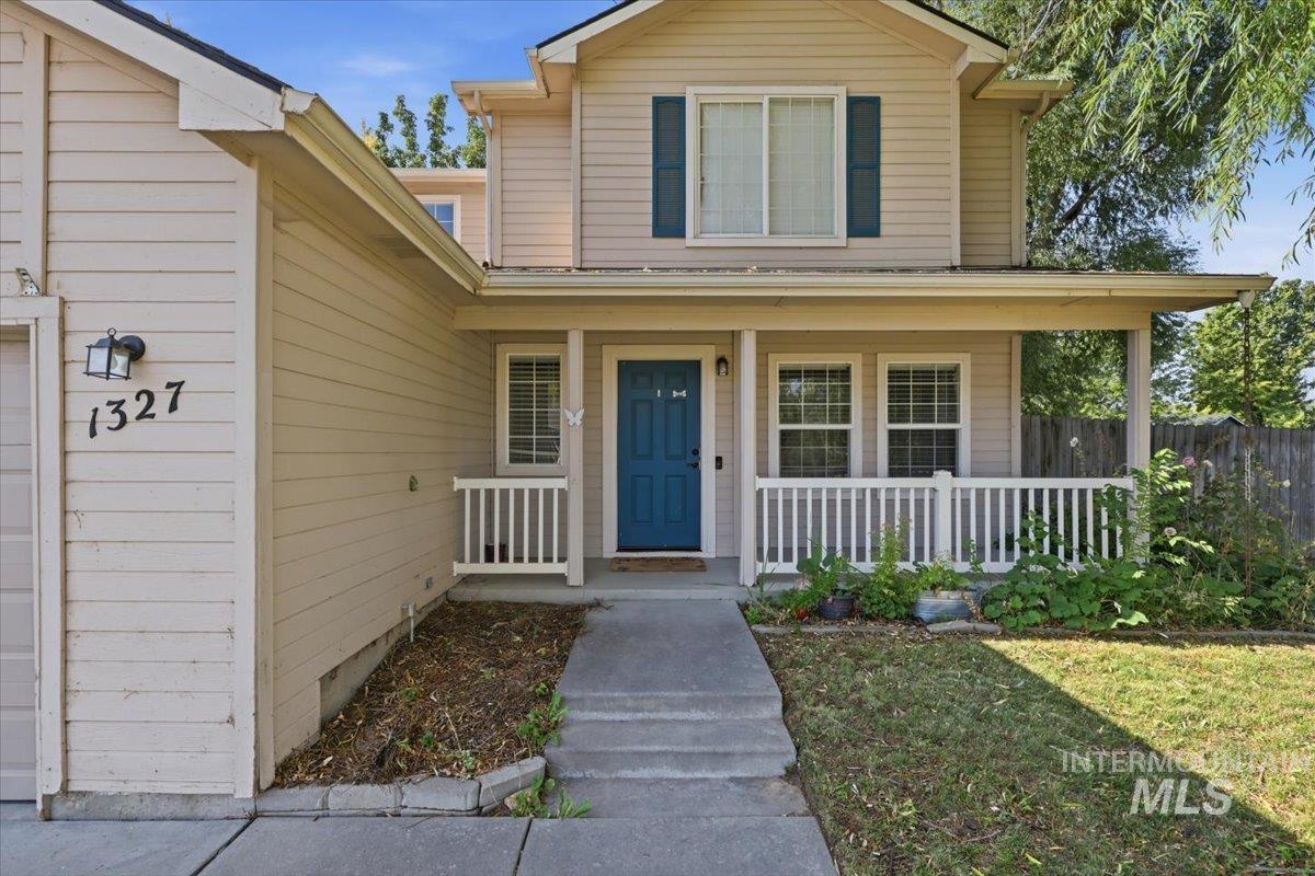 1327 W Balboa St Property Photo 3