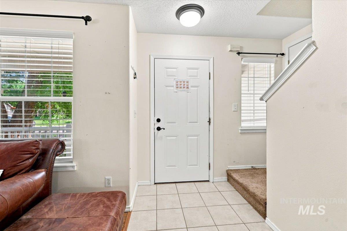 1327 W Balboa St Property Photo 4