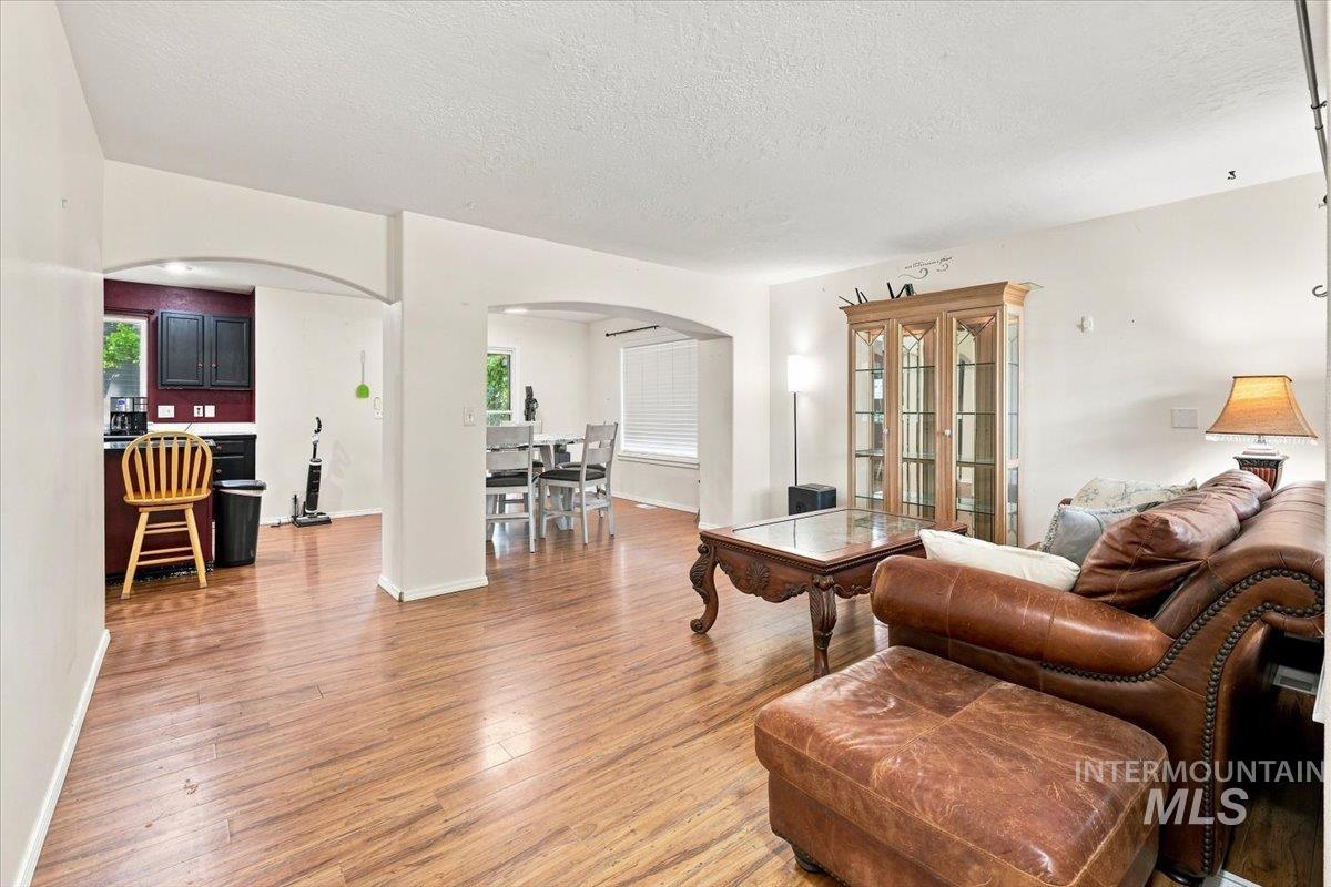 1327 W Balboa St Property Photo 5