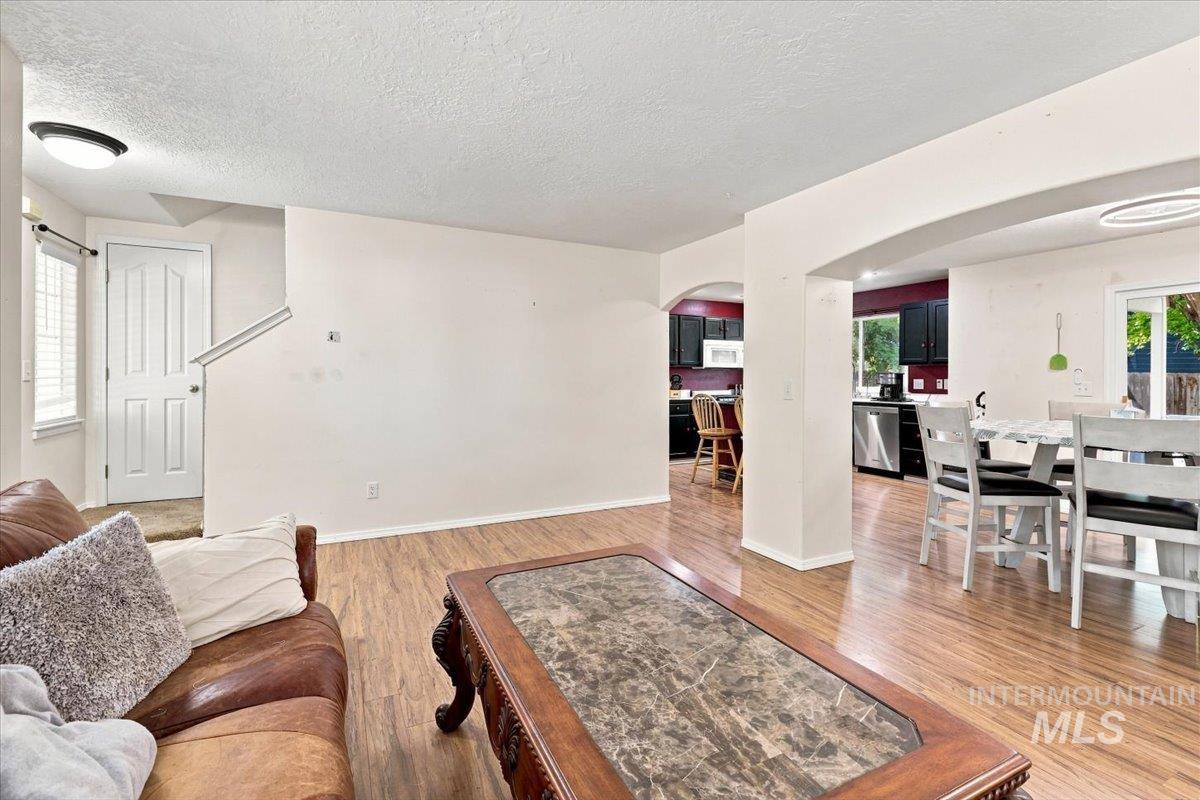 1327 W Balboa St Property Photo 6