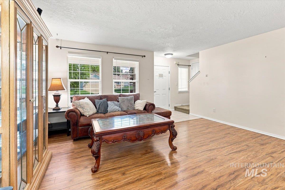 1327 W Balboa St Property Photo 7