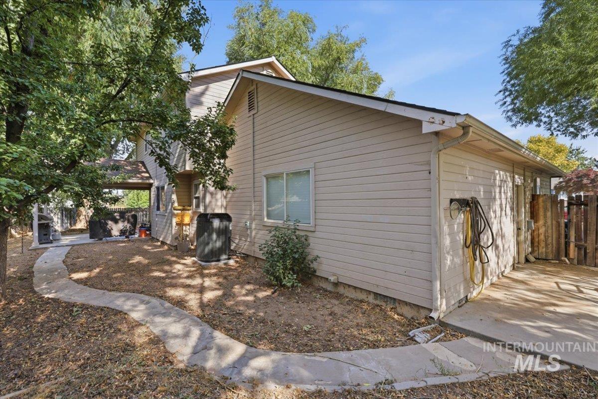 1327 W Balboa St Property Photo 31