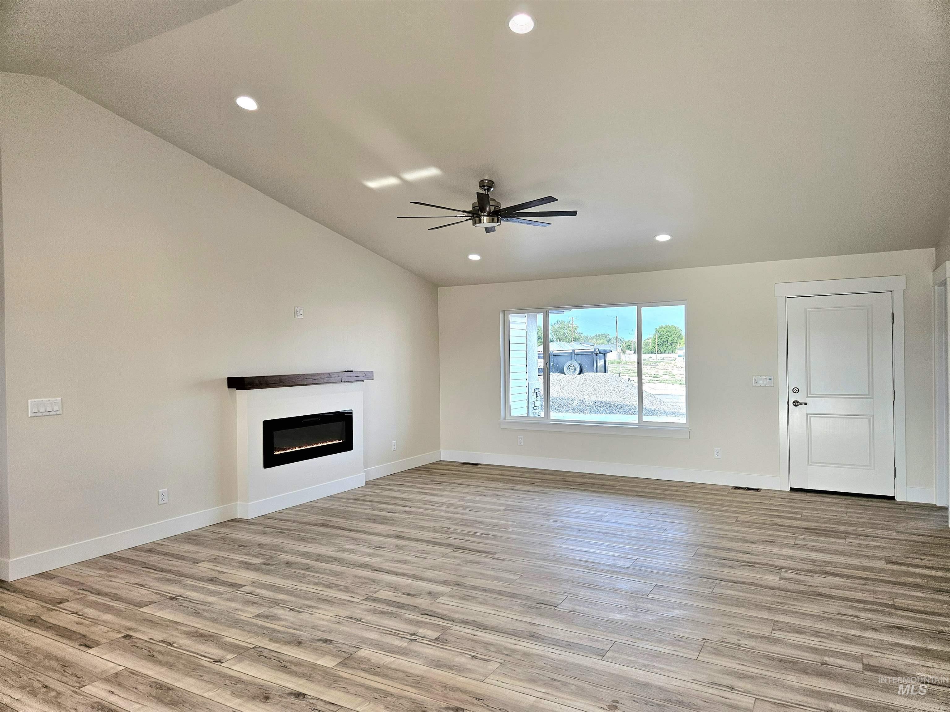946 Tunnel Street Property Photo 10