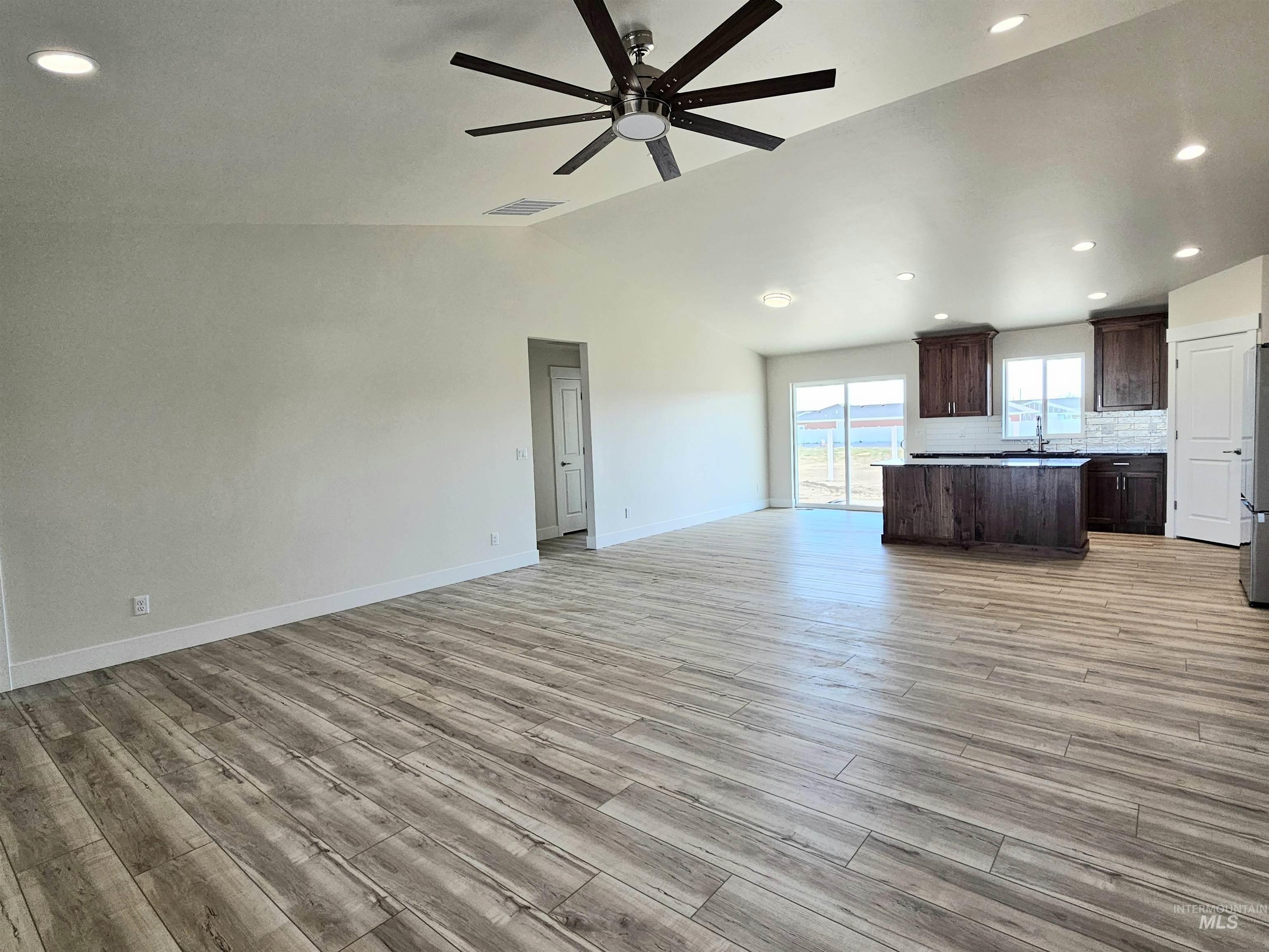 946 Tunnel Street Property Photo 12