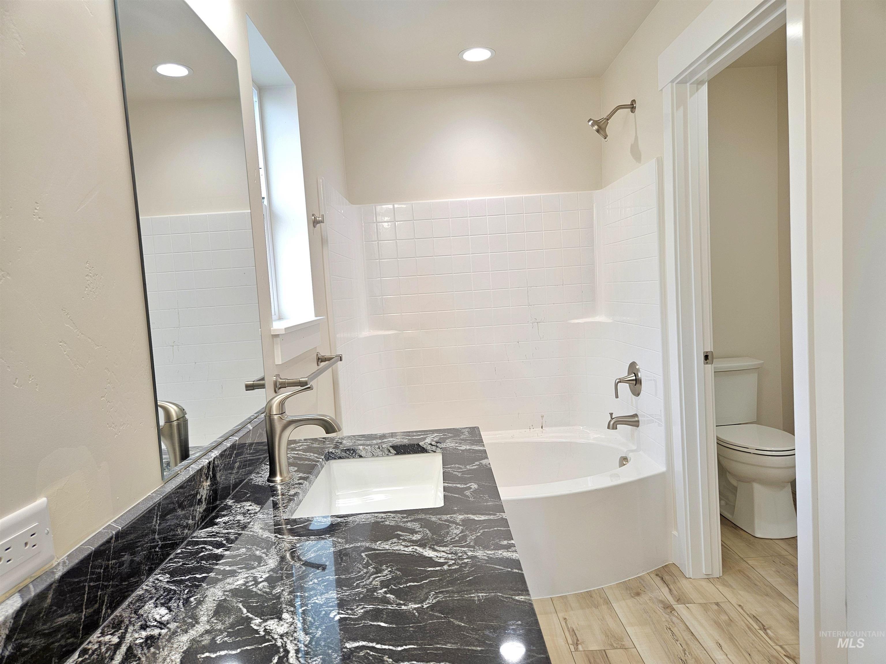 946 Tunnel Street Property Photo 17