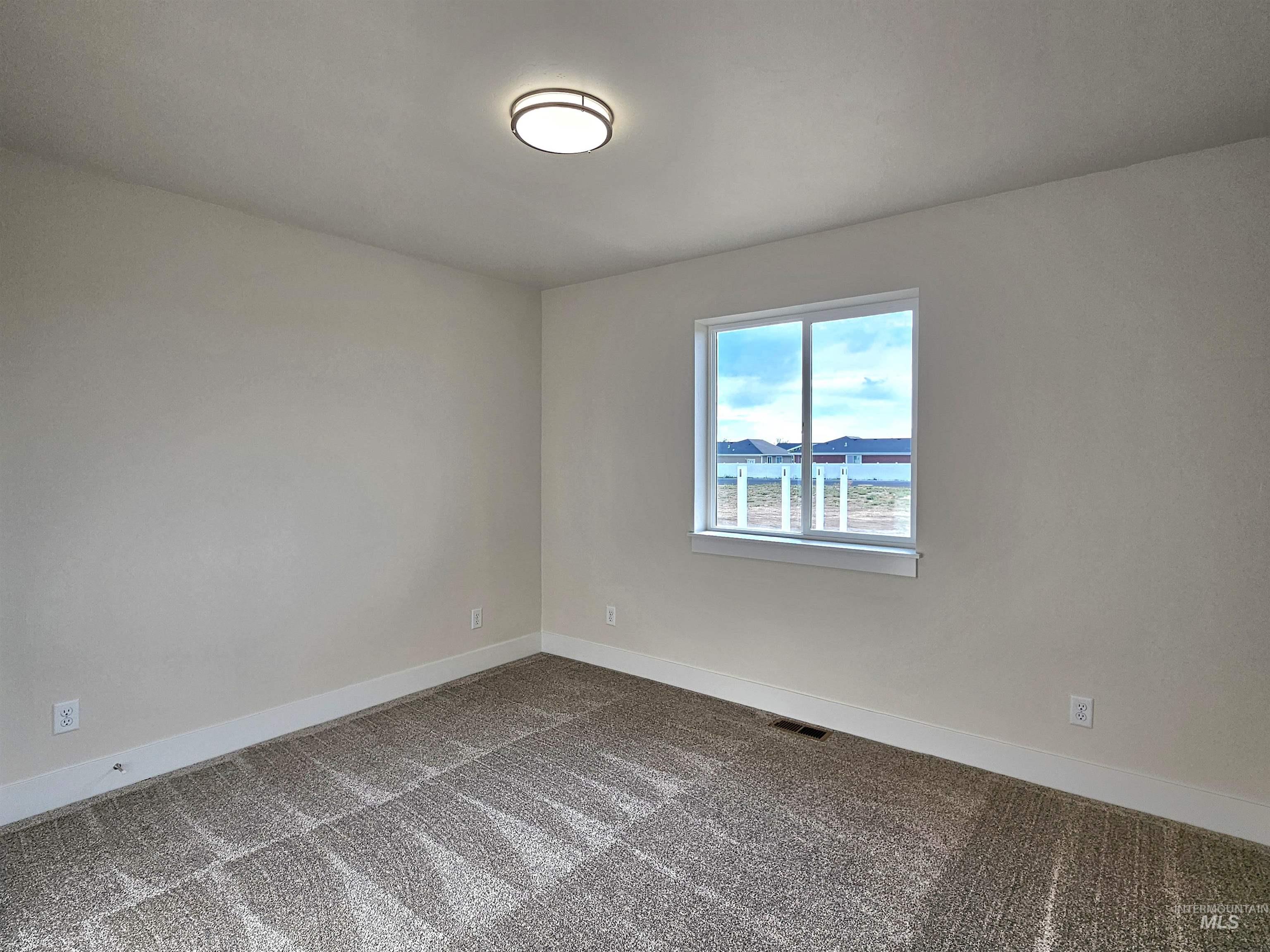 946 Tunnel Street Property Photo 18