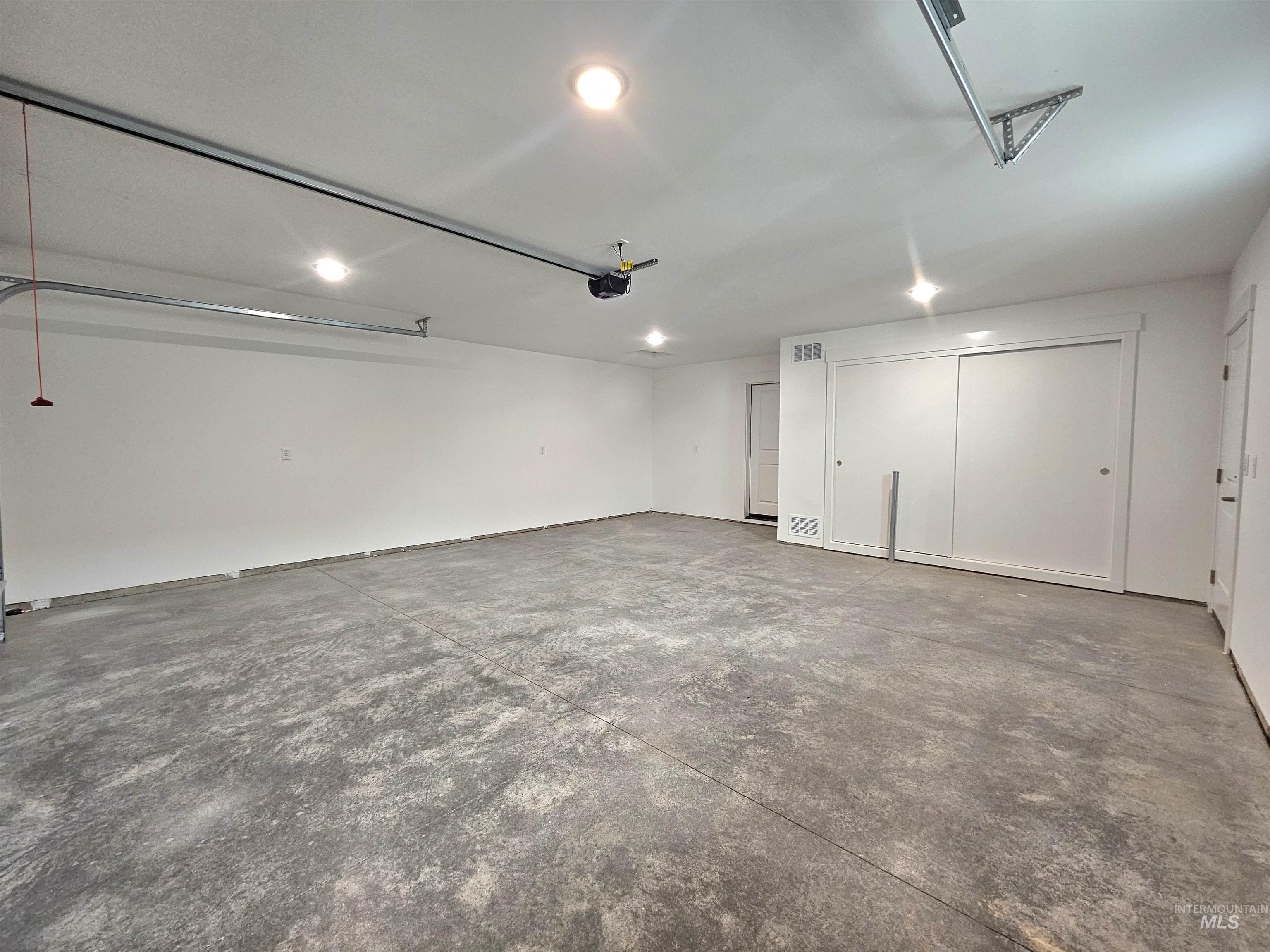 946 Tunnel Street Property Photo 25