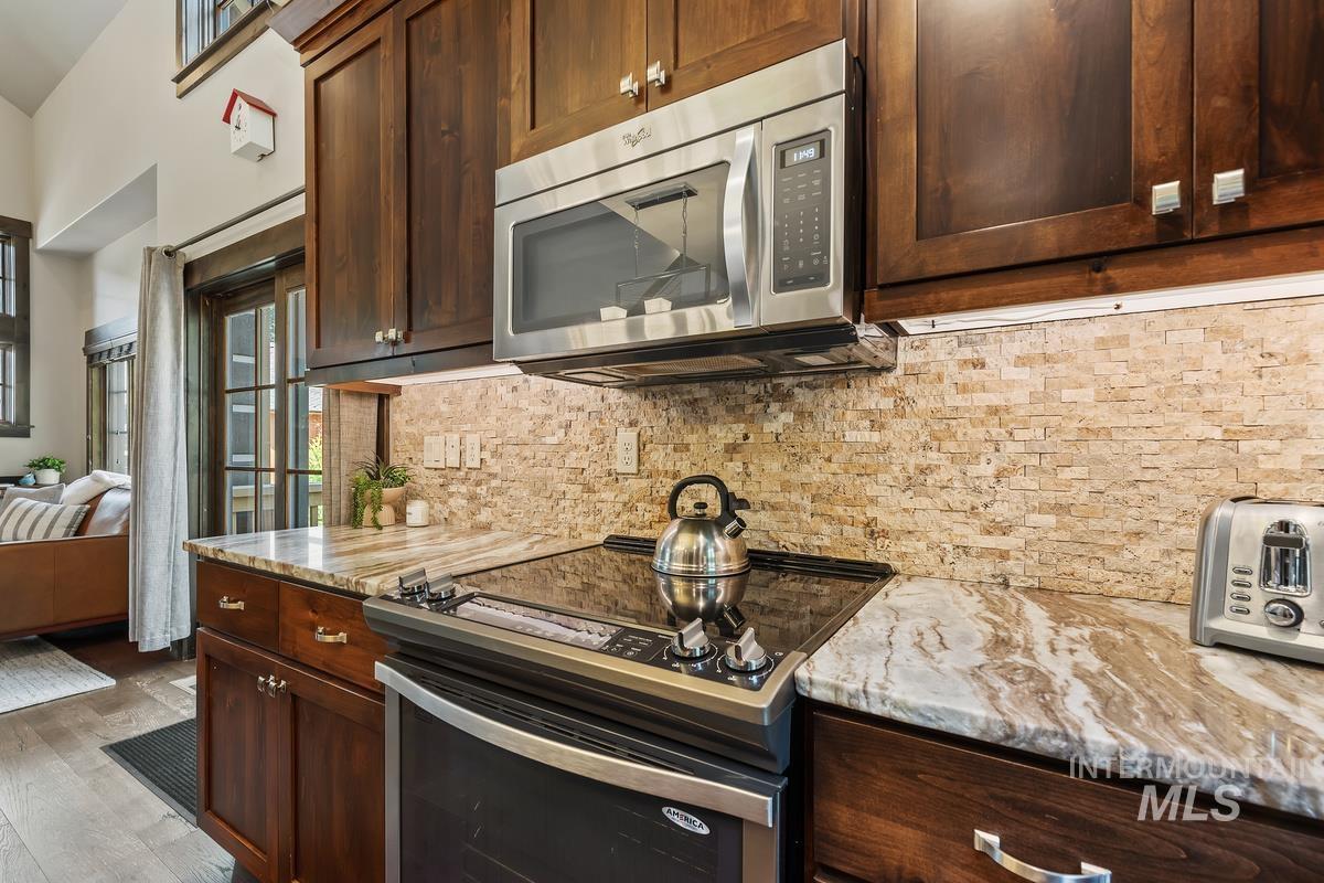 86 Golden Bar Ct Property Photo 10