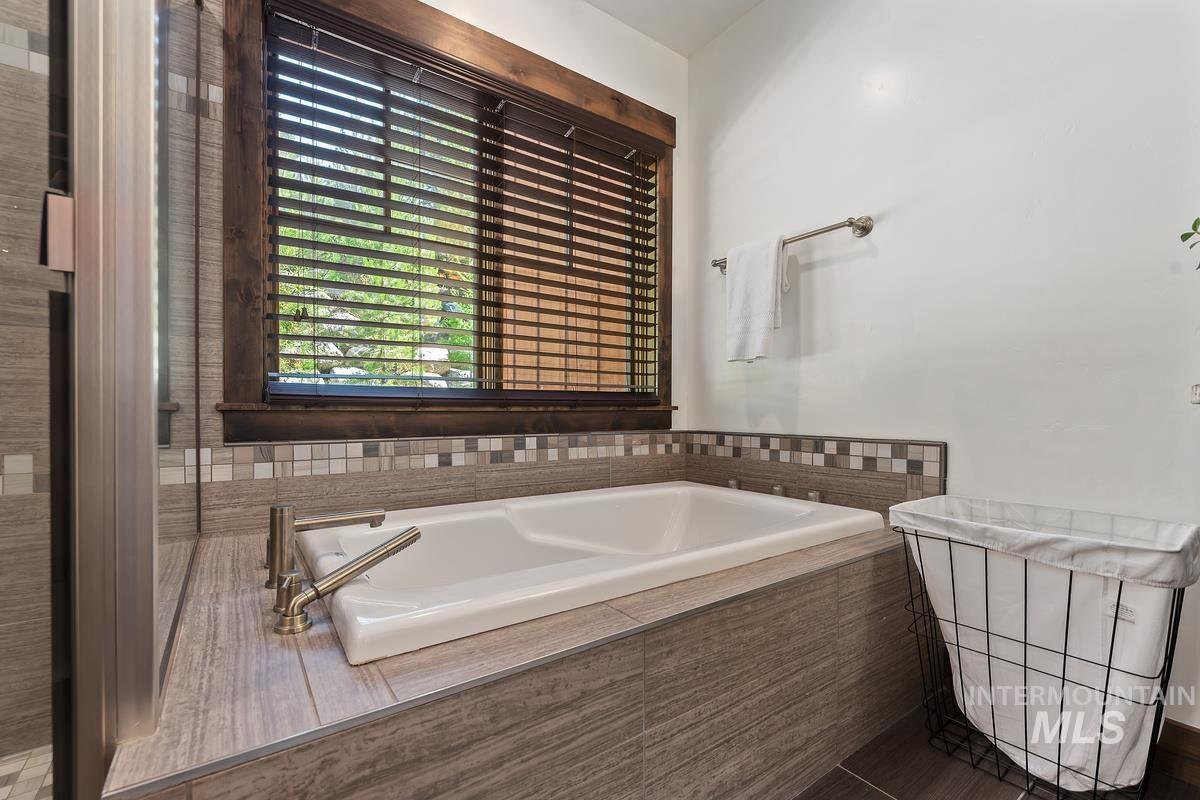 86 Golden Bar Ct Property Photo 16