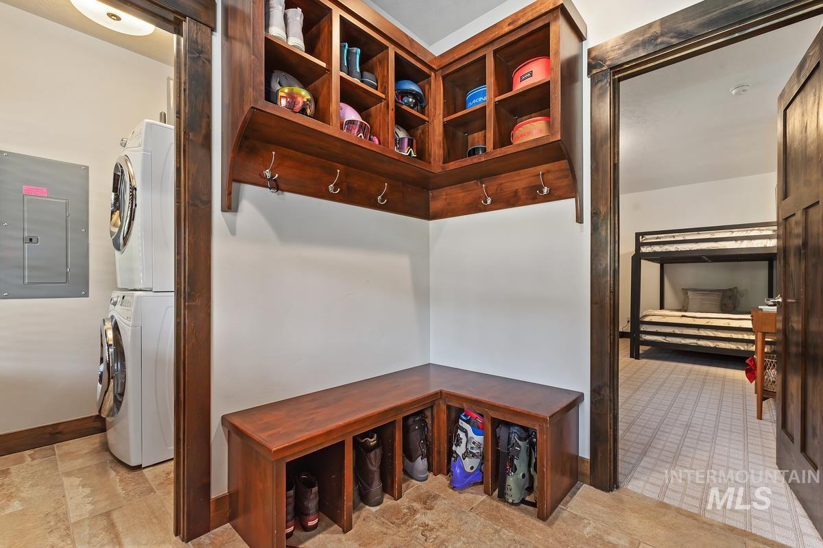 86 Golden Bar Ct Property Photo 29