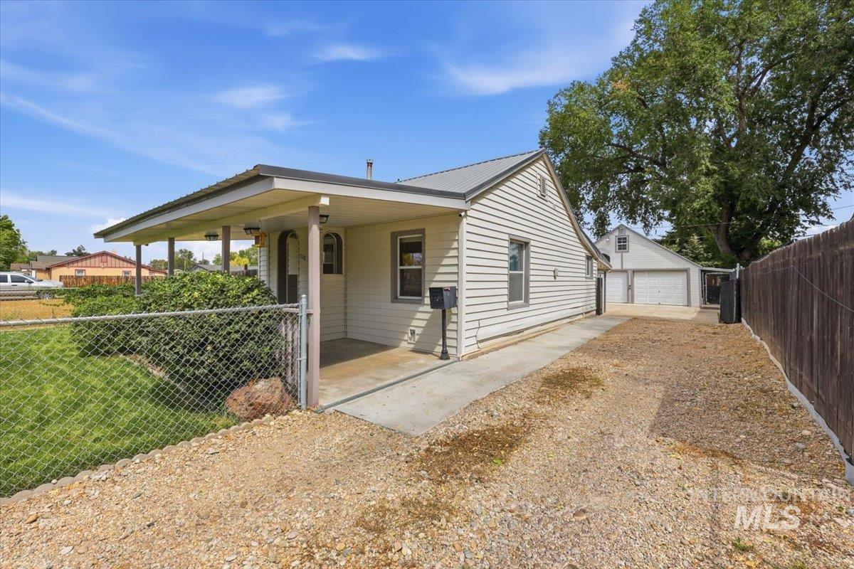308 S Garland St Property Photo 1