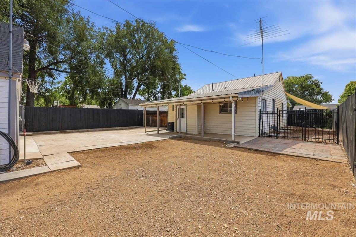 308 S Garland St Property Photo 26