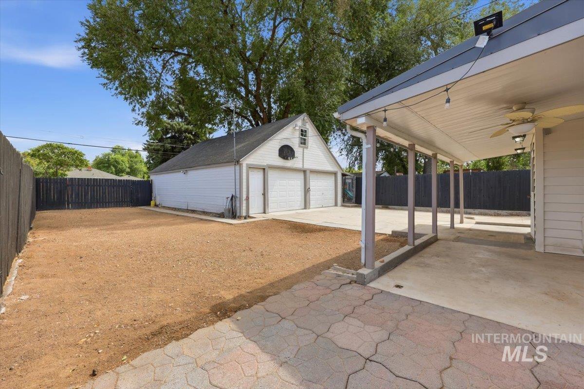 308 S Garland St Property Photo 27