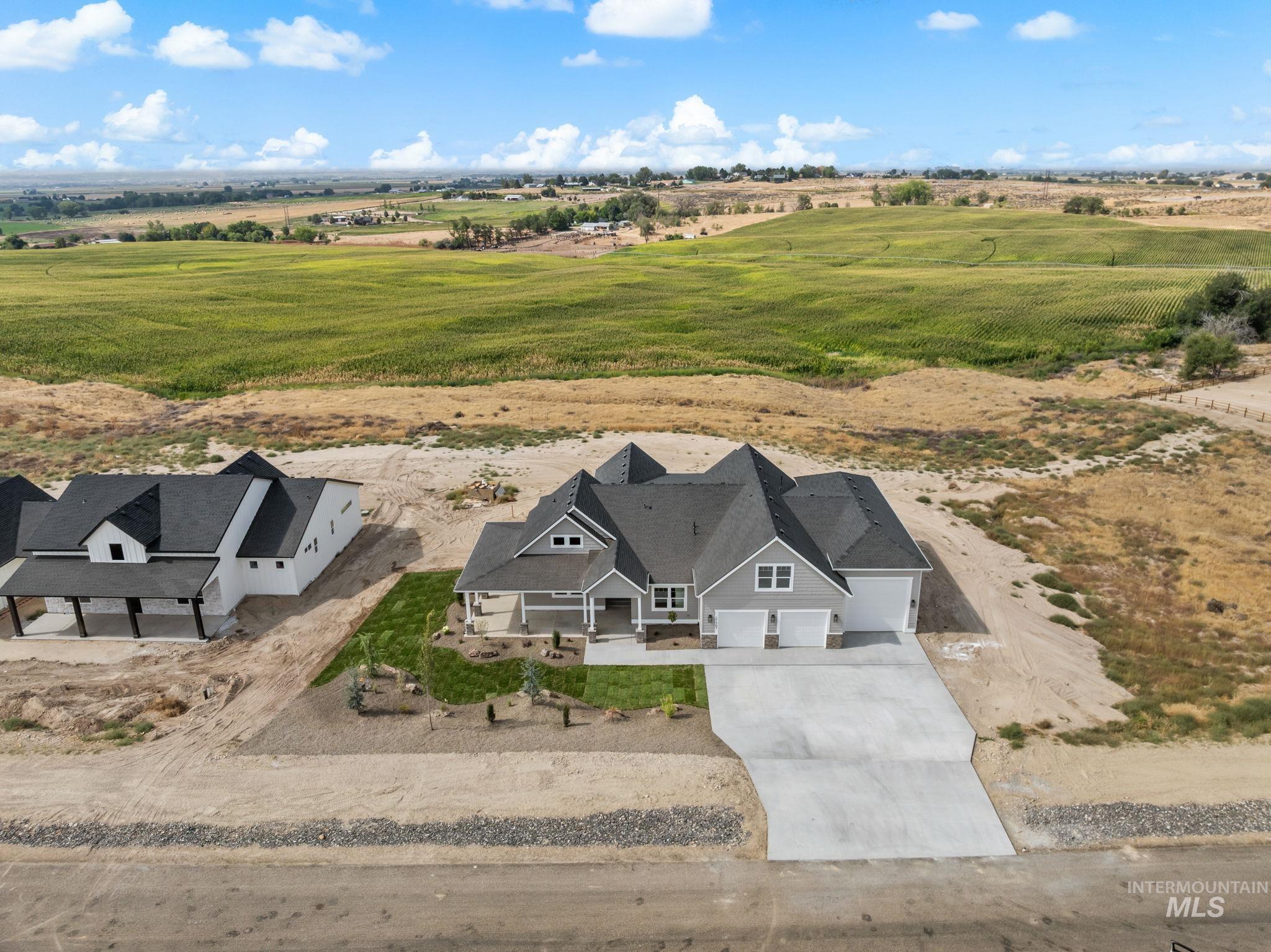 27387 Iron Horse Dr Property Photo 1