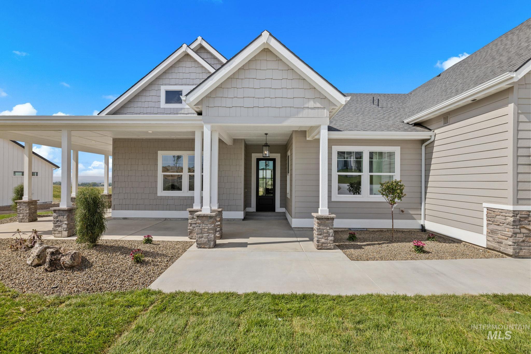 27387 Iron Horse Dr Property Photo 1