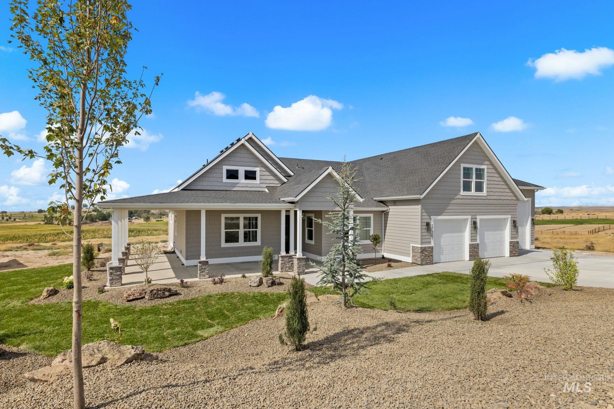 27387 Iron Horse Dr Property Photo 3