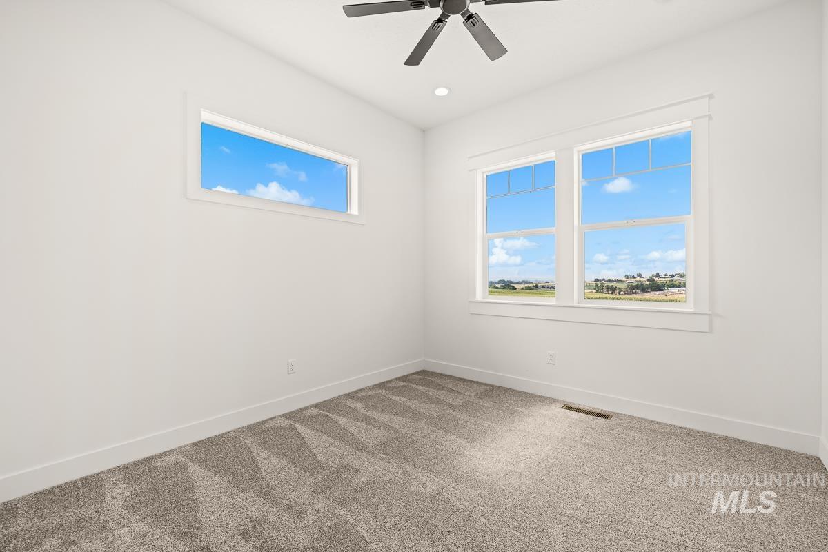 27387 Iron Horse Dr Property Photo 31