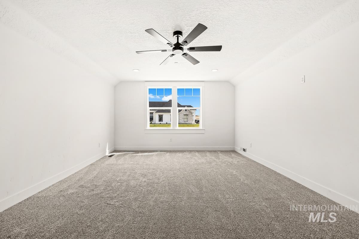 27387 Iron Horse Dr Property Photo 39