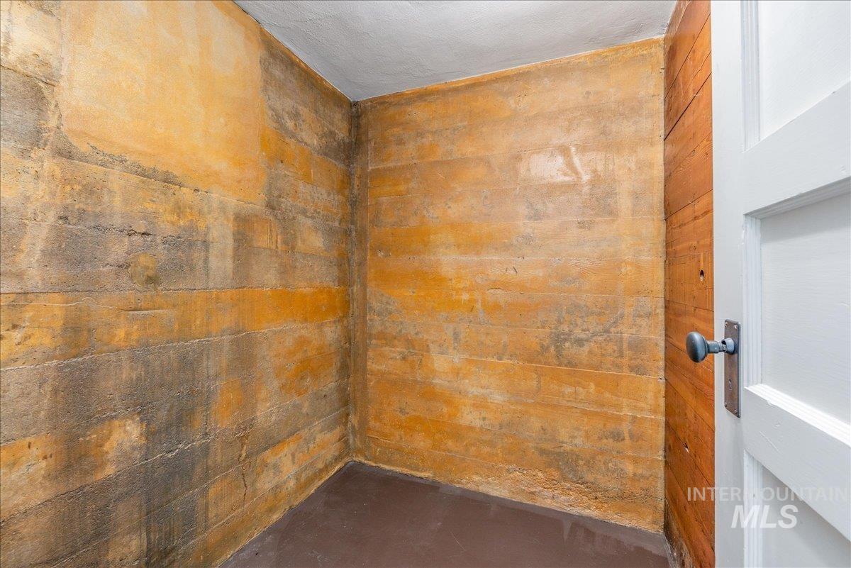 1424 E Warm Springs Ave Property Photo 36
