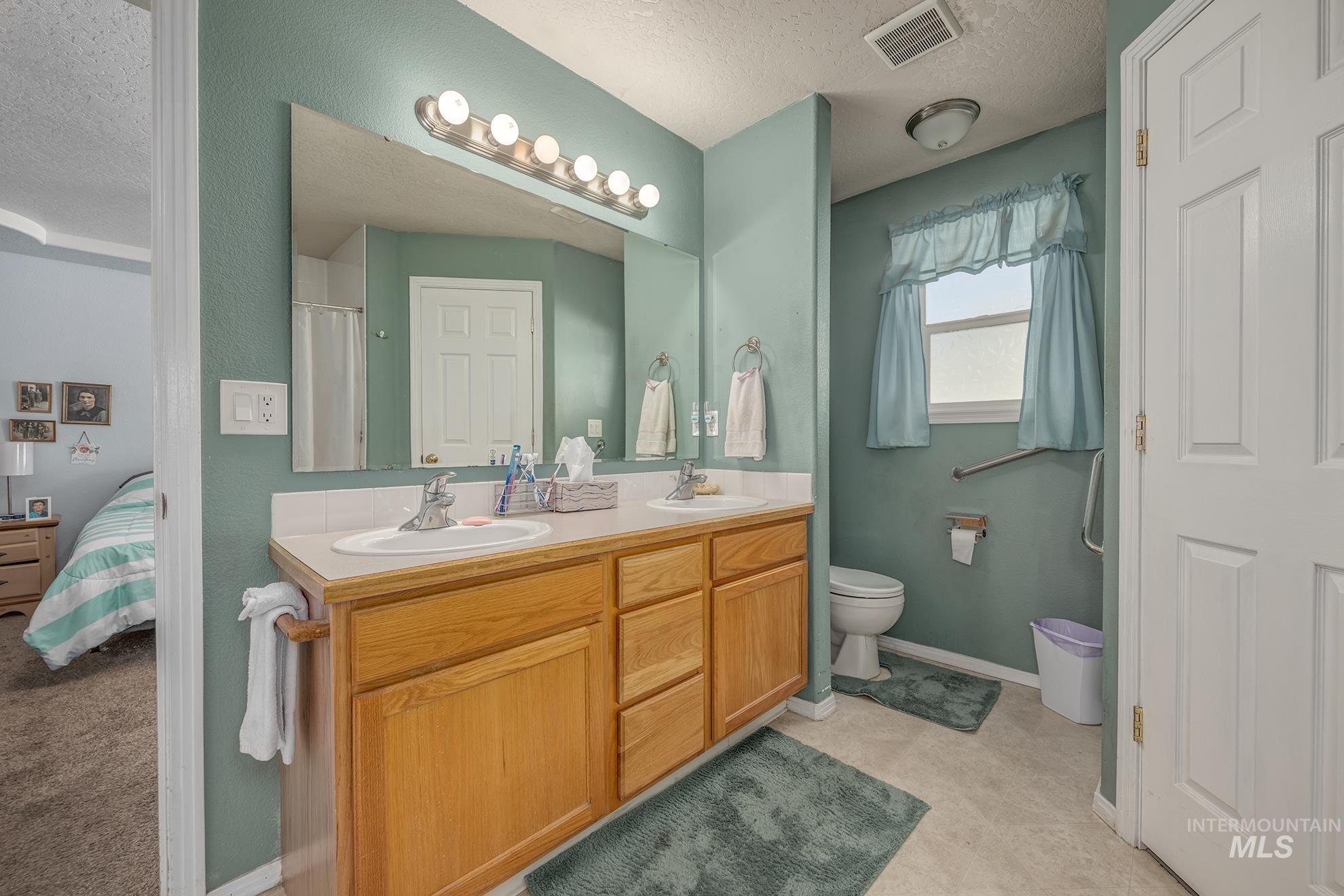 1006 Mallard St Property Photo 15