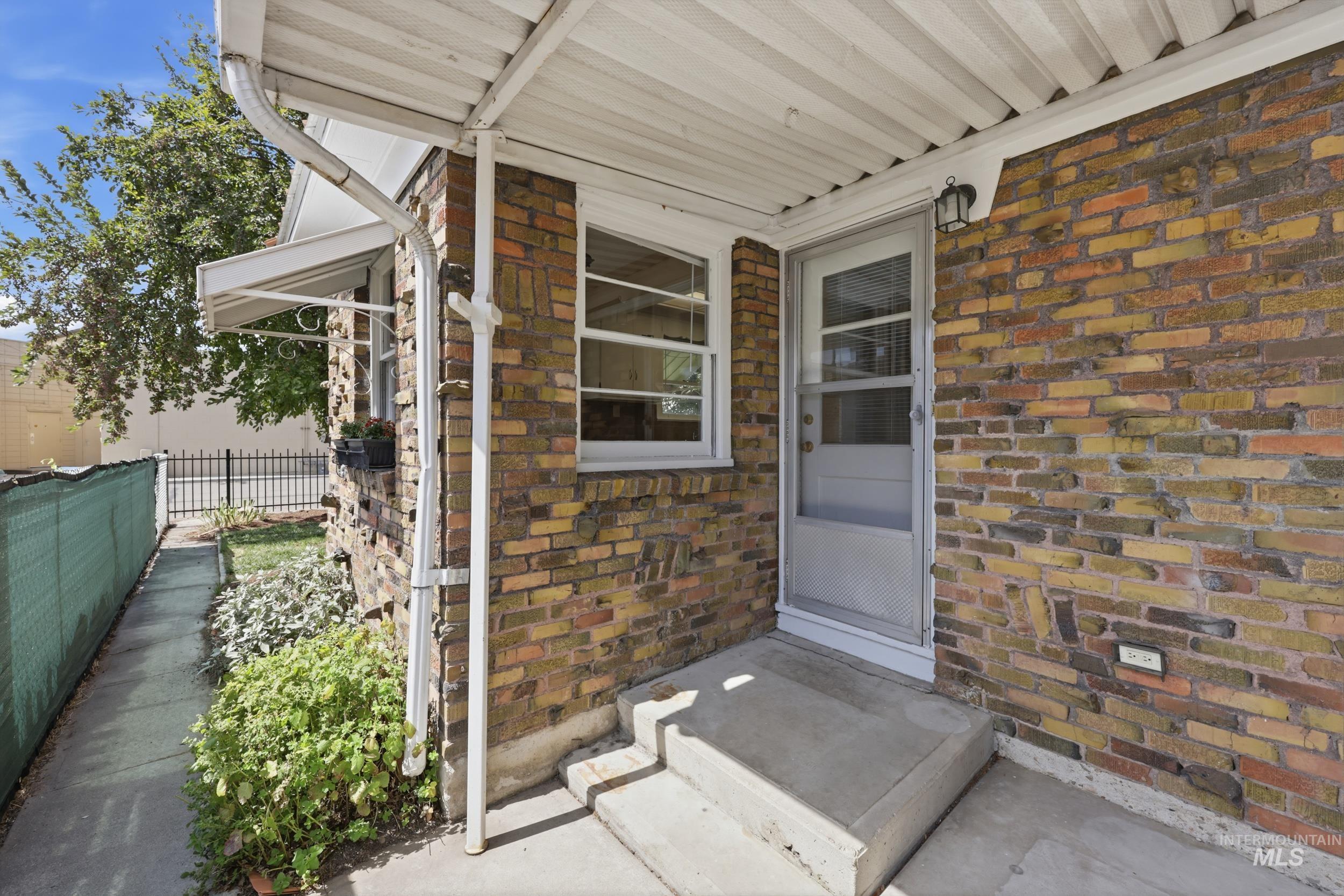 824 S Robert St. Property Photo 14