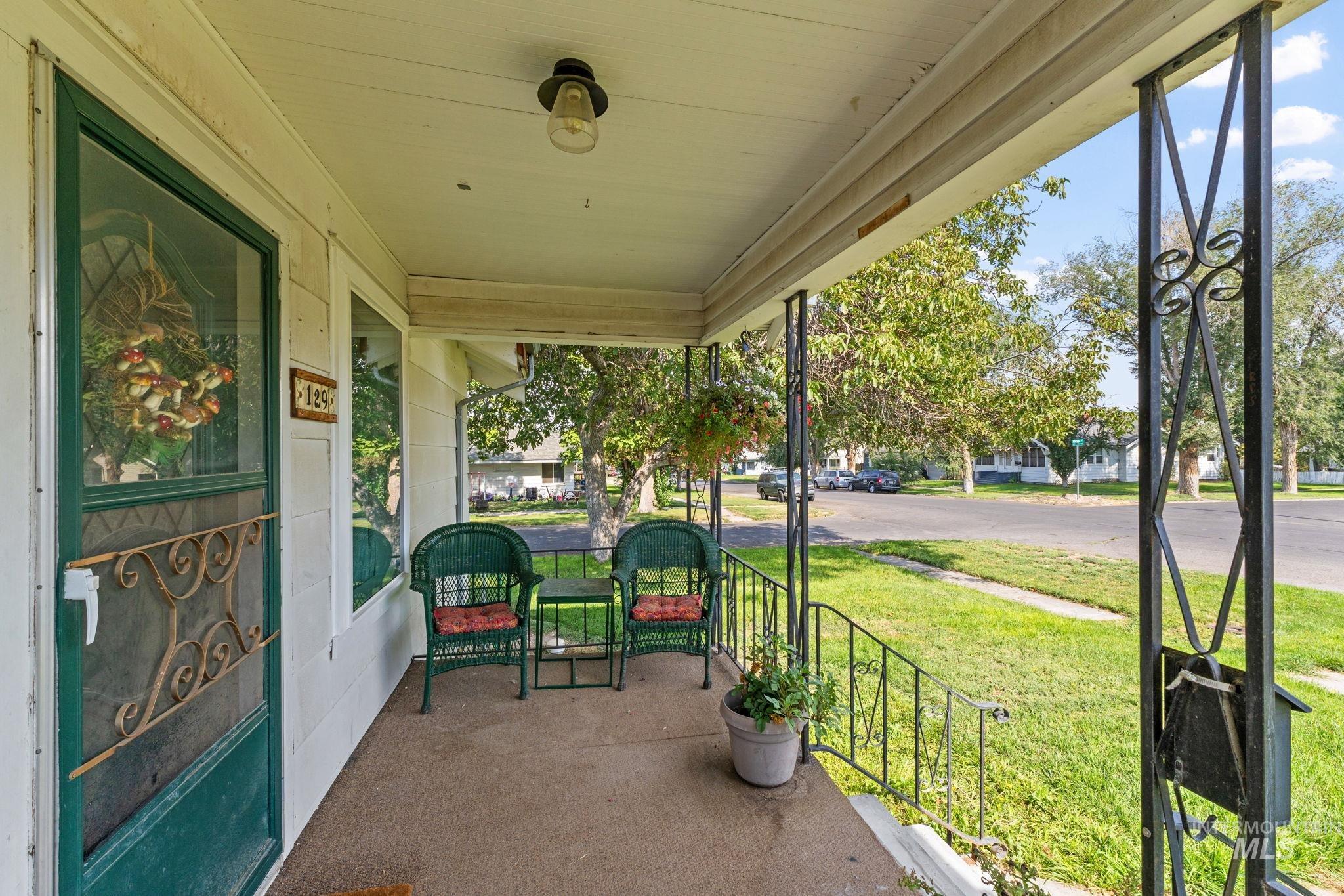 129 12th Ave. N. Property Photo 3