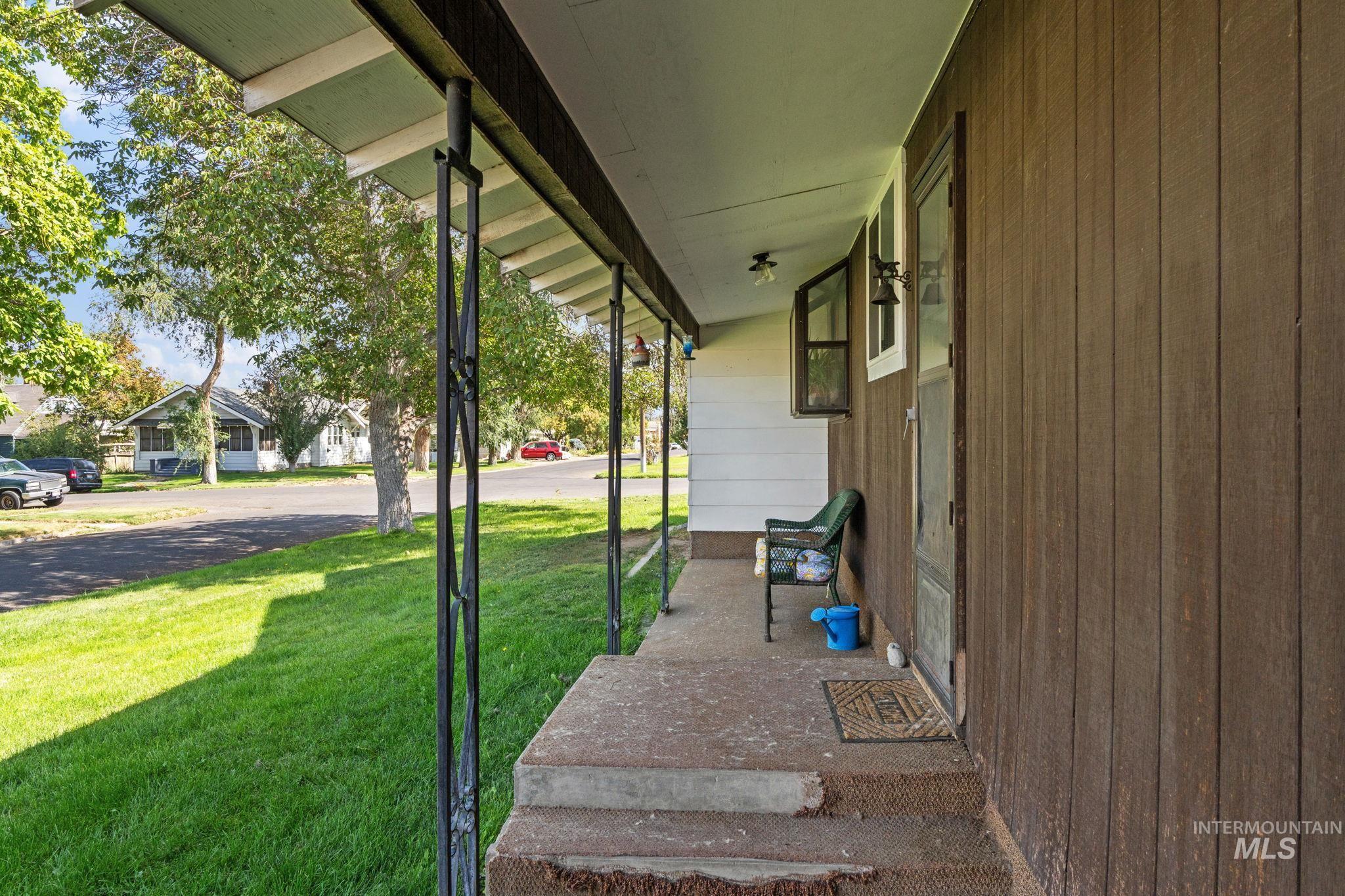 129 12th Ave. N. Property Photo 29