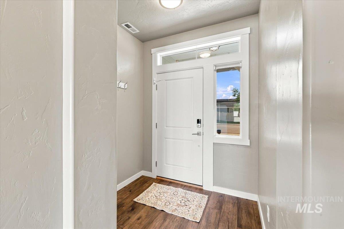 8873 S Royal Gala Ave. Property Photo 6