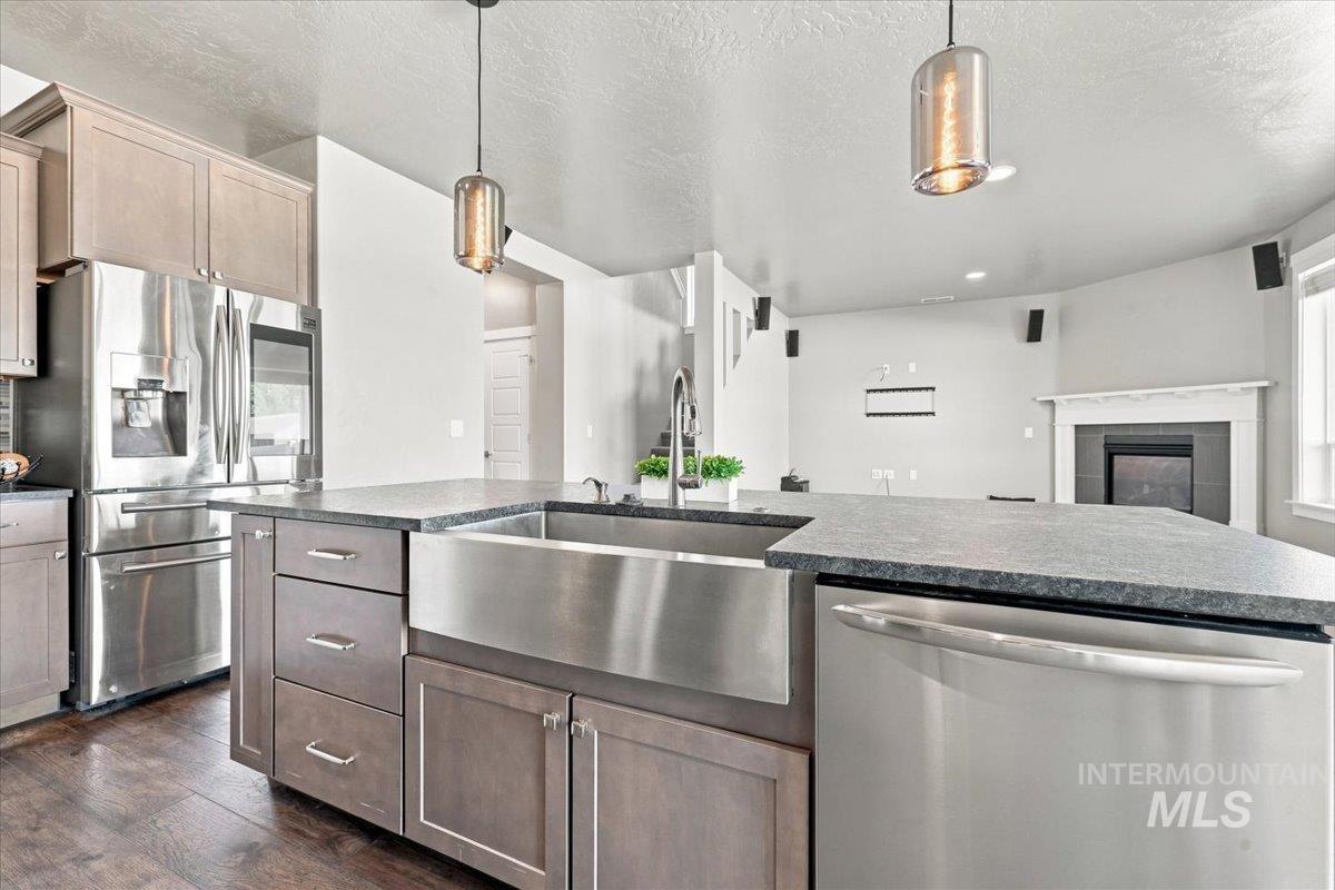 8873 S Royal Gala Ave. Property Photo 15