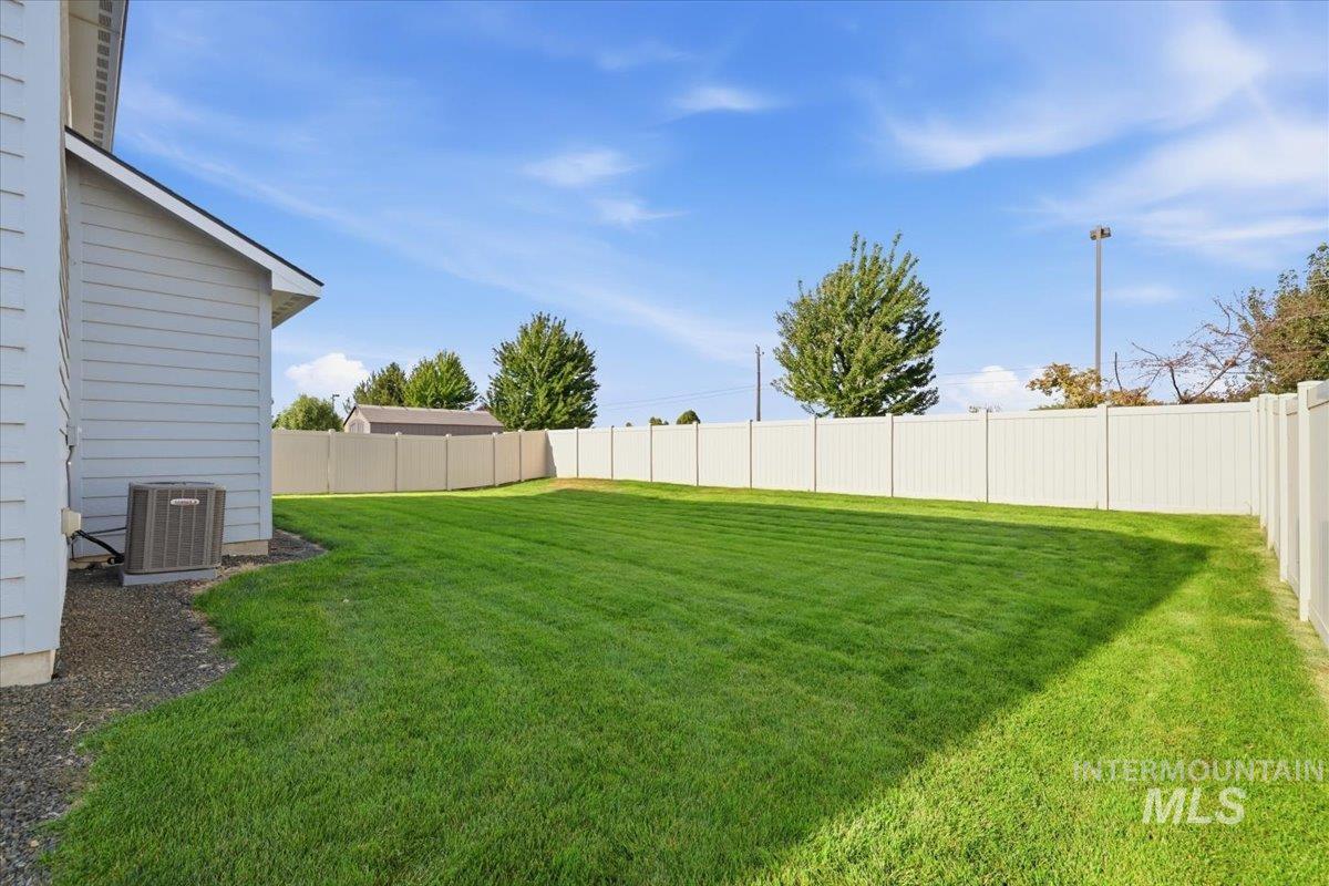 8873 S Royal Gala Ave. Property Photo 39
