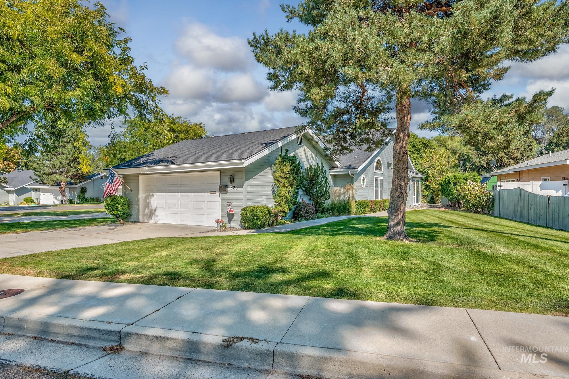 1823 Ray Ave Property Photo 3
