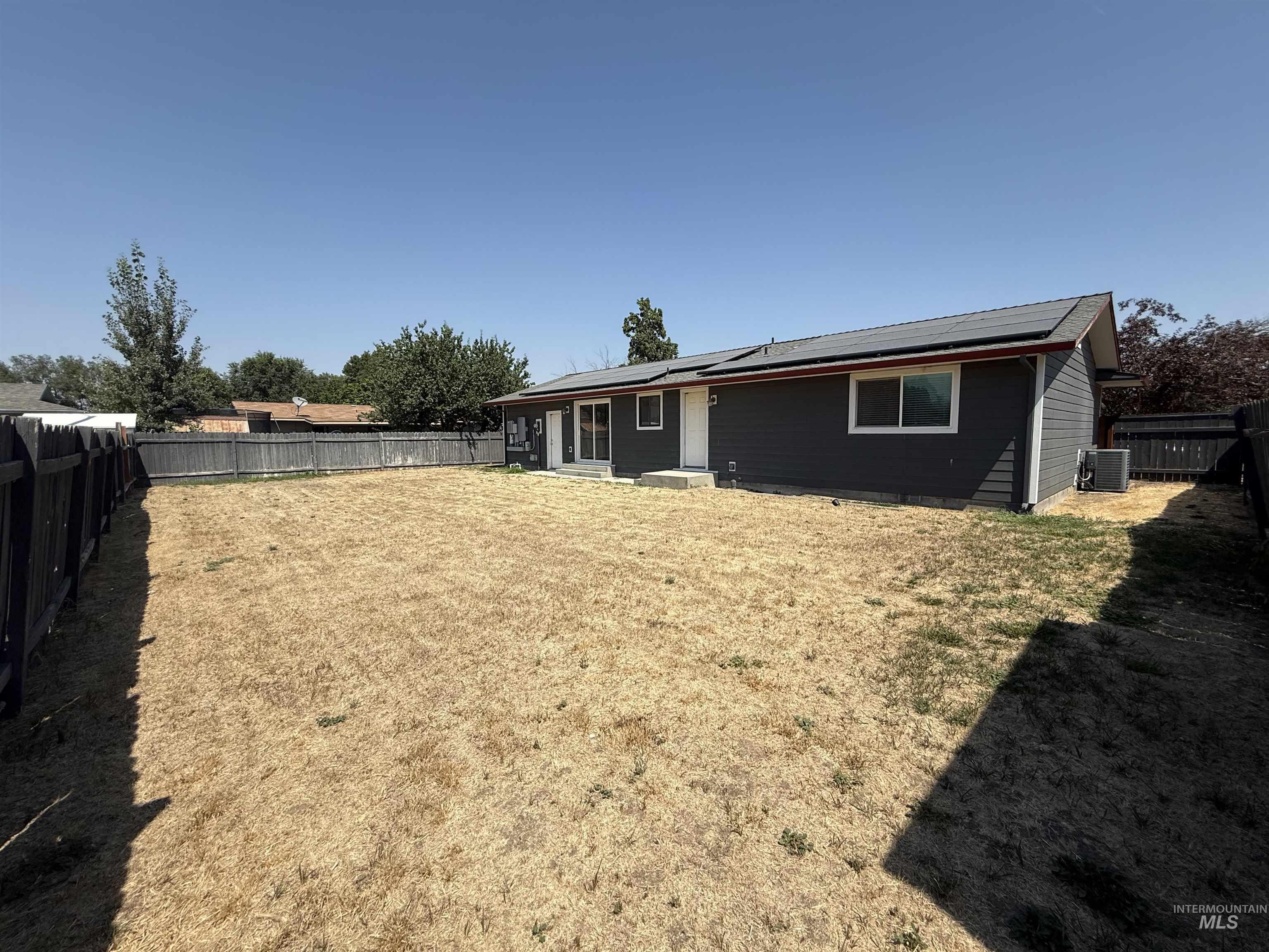 303 S 5th St W Property Photo 25