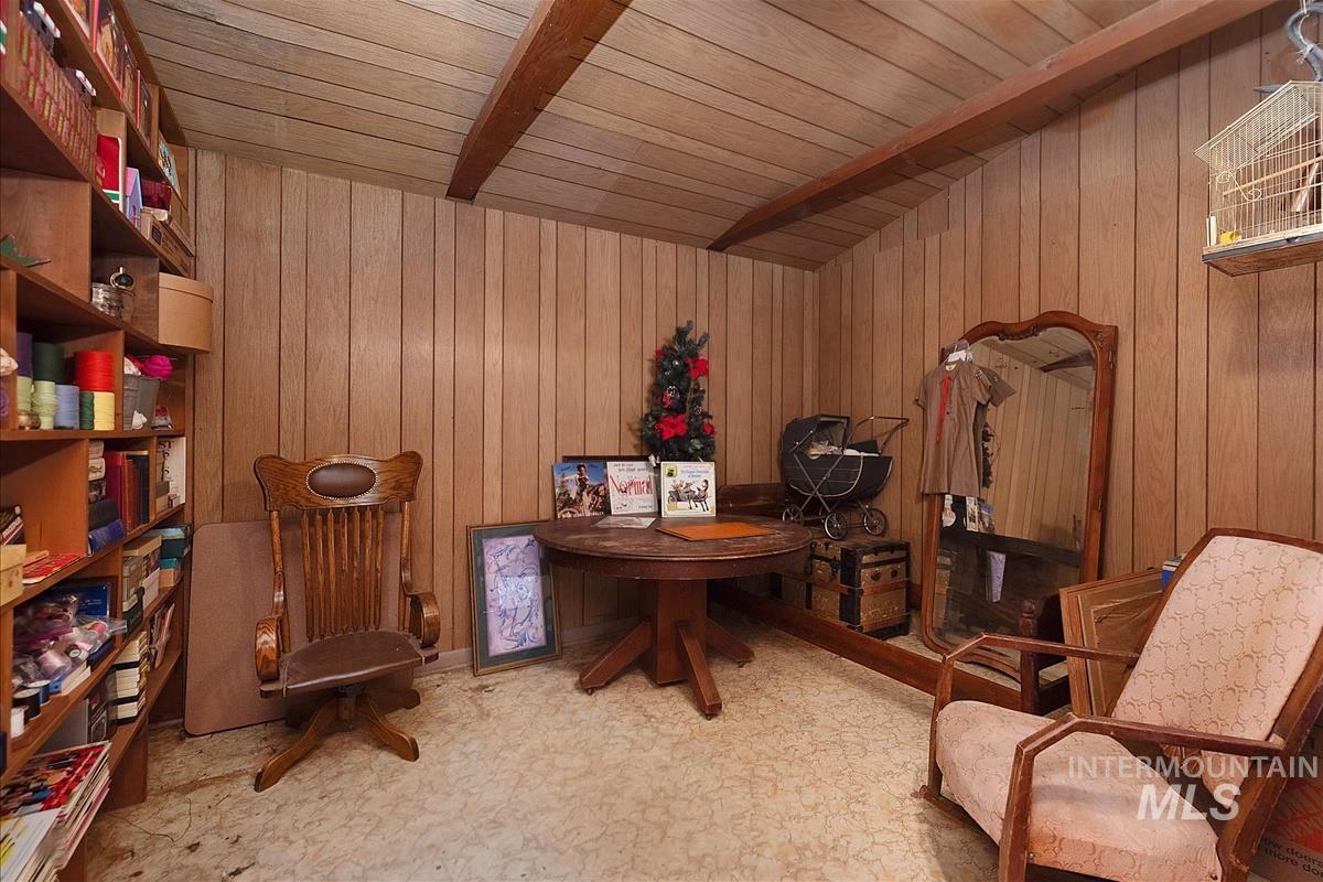24096 Lansing Ln Property Photo 14
